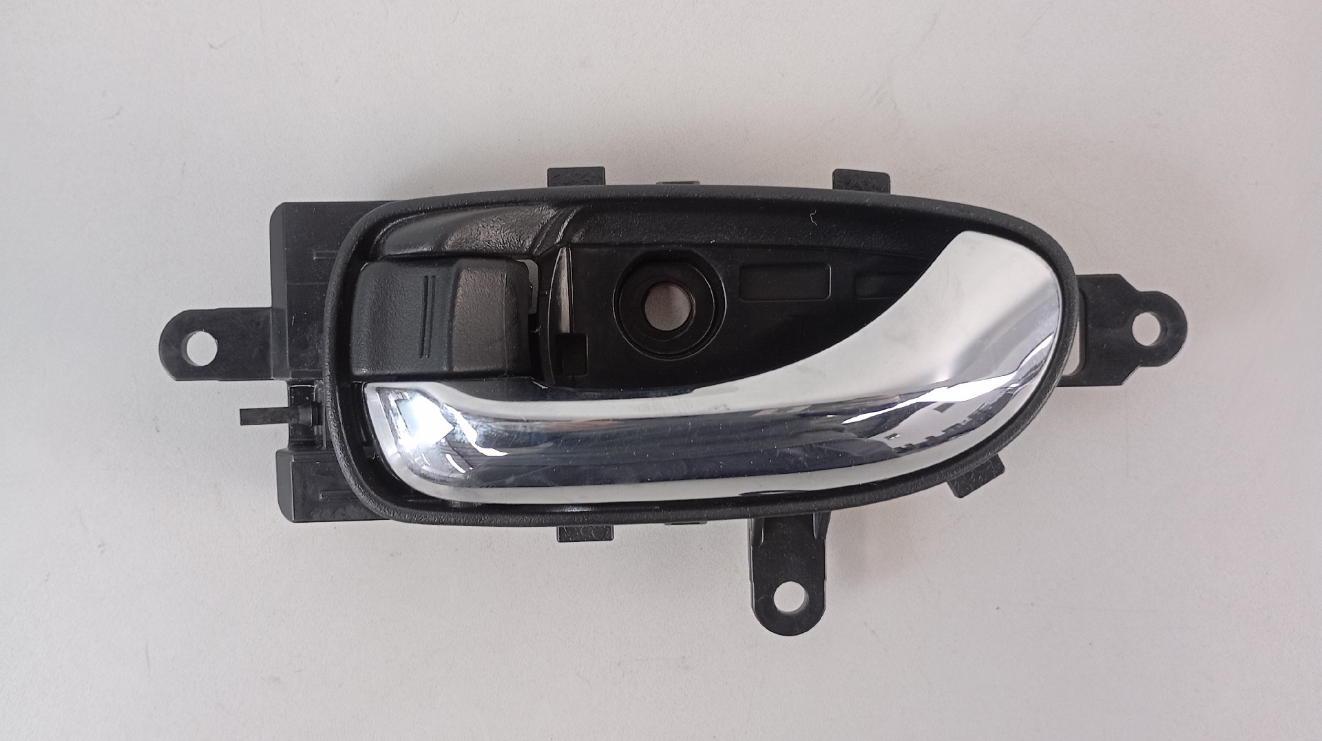 Puxador Interior Porta Frente Esquerda NISSAN LEAF (ZE1_) | 17 - 
