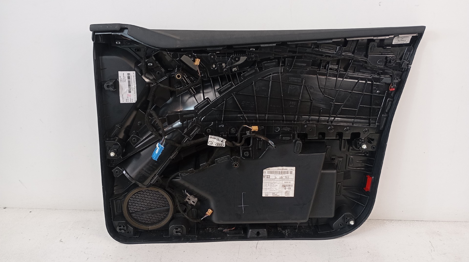 Quartela / Forra Porta Frente Esquerda AUDI Q4 E-TRON (F4B) Imagem-4