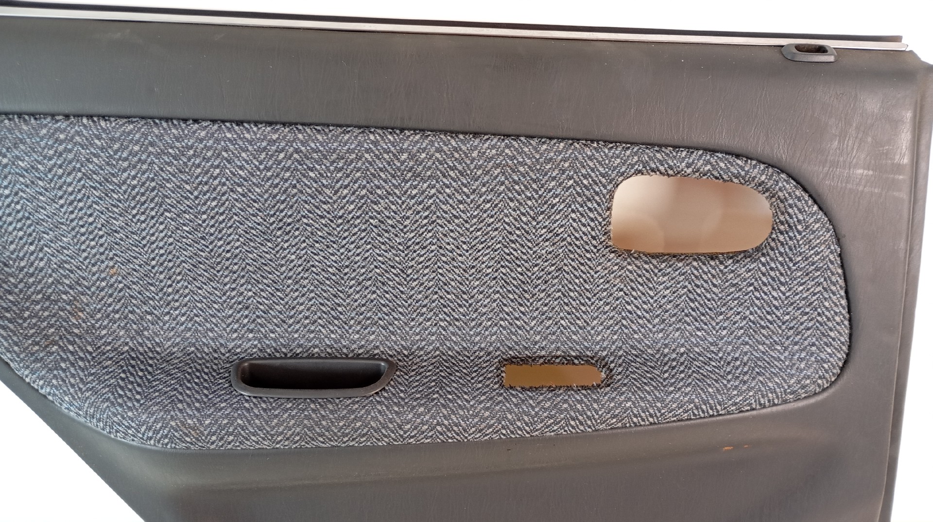 Quartela / Forra Porta Traseira Esquerda TOYOTA COROLLA (_E10_) | 91 - 99 Imagem-1