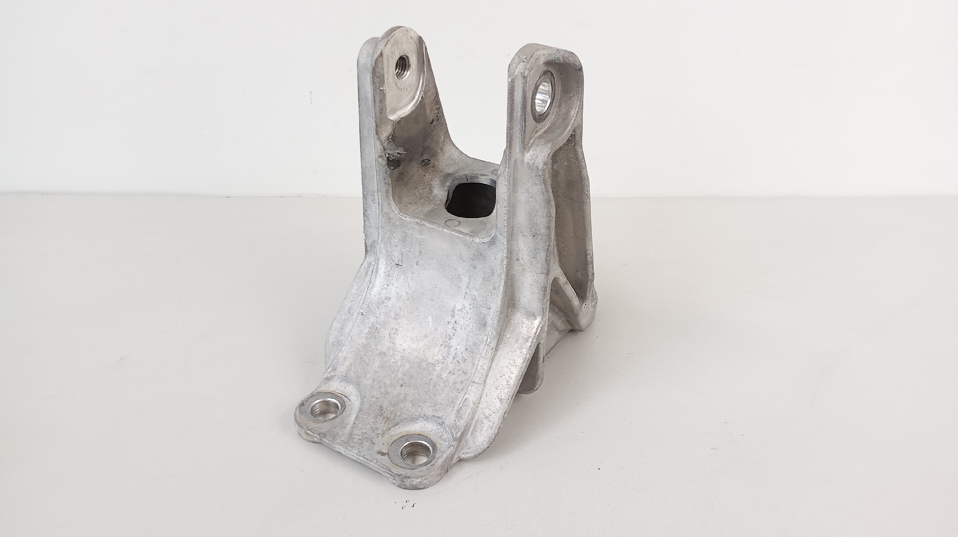 Apoio do Motor NISSAN LEAF (ZE1_) | 17 - 