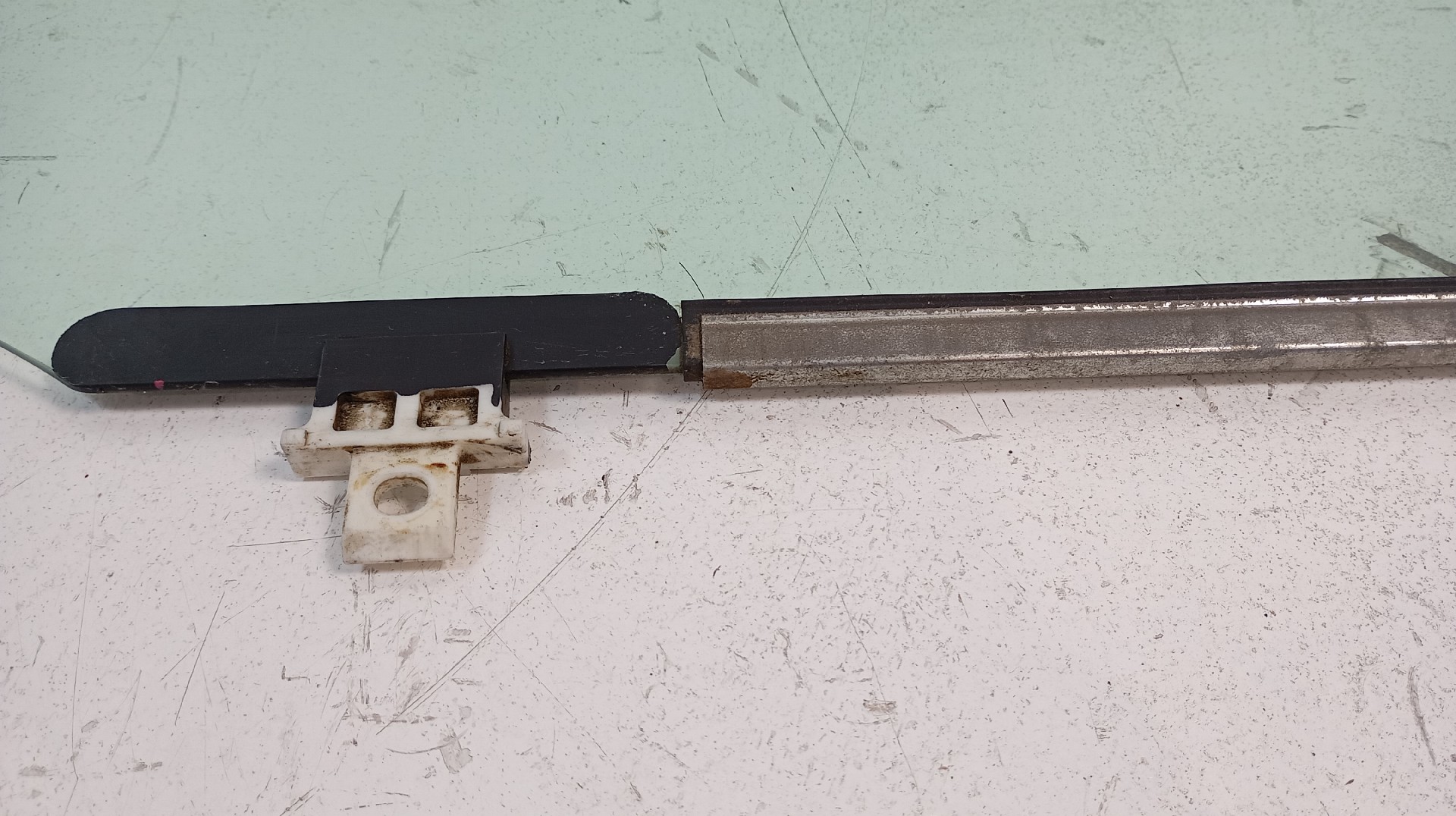 Vidro Porta Frente Direita TOYOTA COROLLA 2.0 D-4D Imagem-1