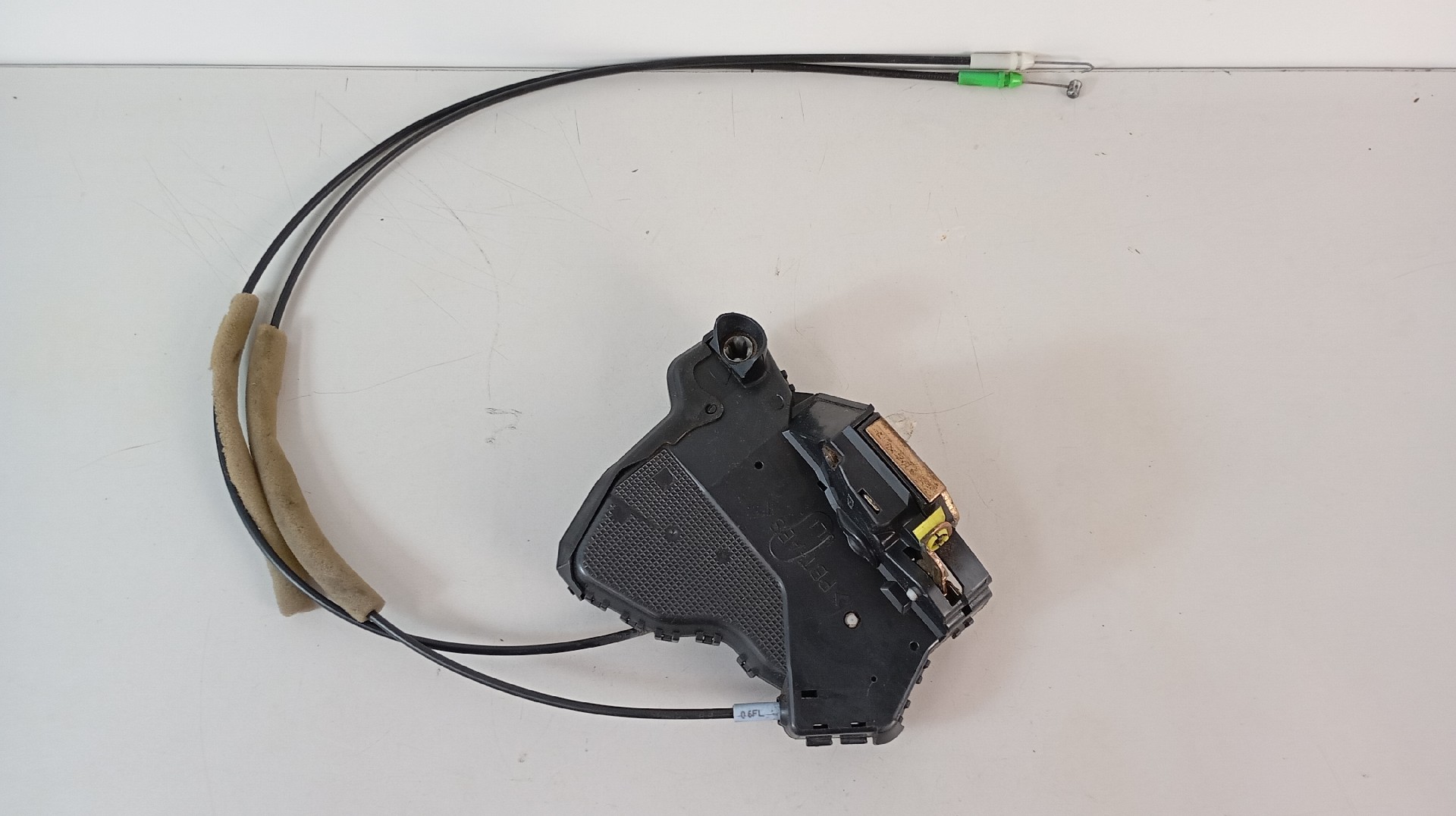 Fecho da Porta Frente Esquerda TOYOTA COROLLA 2.0 D-4D