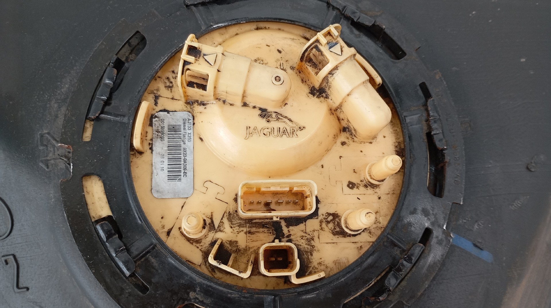 Depósito de Combustível JAGUAR XF (X250) | 08 - 15 Imagem-8