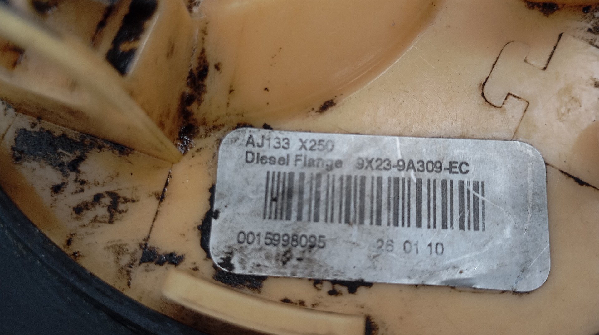 Depósito de Combustível JAGUAR XF (X250) | 08 - 15 Imagem-9