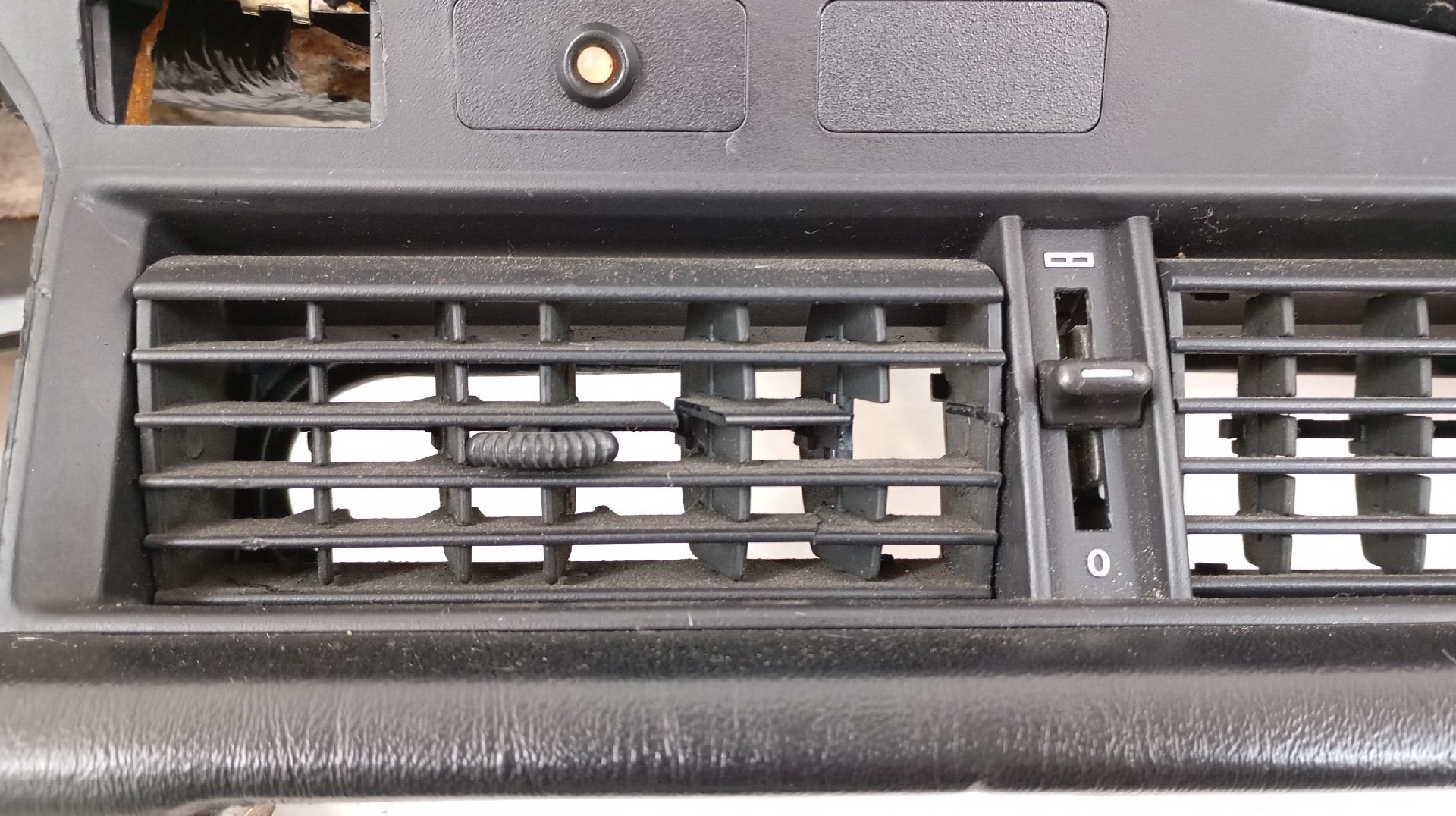 Dashboard MERCEDES-BENZ 190 (W201) | 82 - 93 Imagem-4