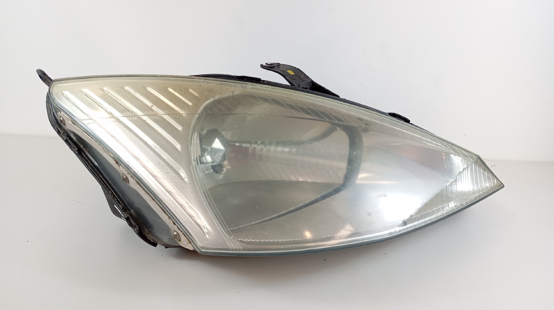 Right Headlight  FORD FOCUS I 1.6 16V Imagem-1