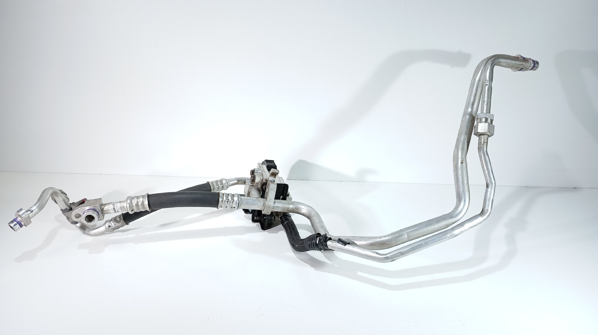 Tubo AC NISSAN LEAF (ZE0) | 10 - 