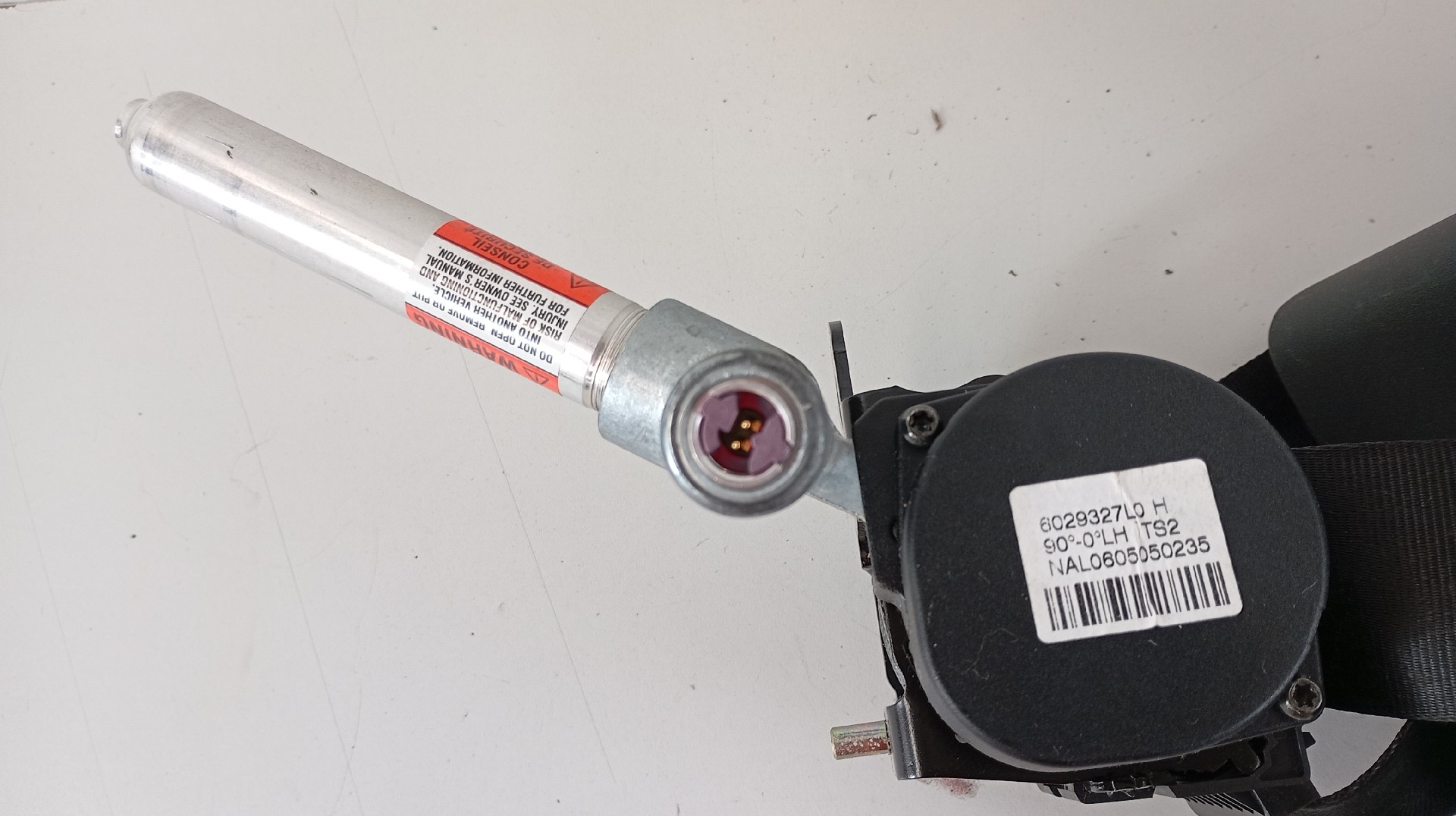 Pré-Tensor / Cinto Traseiro Esquerdo VOLVO V50 (545) | 03 - 12 Imagem-1