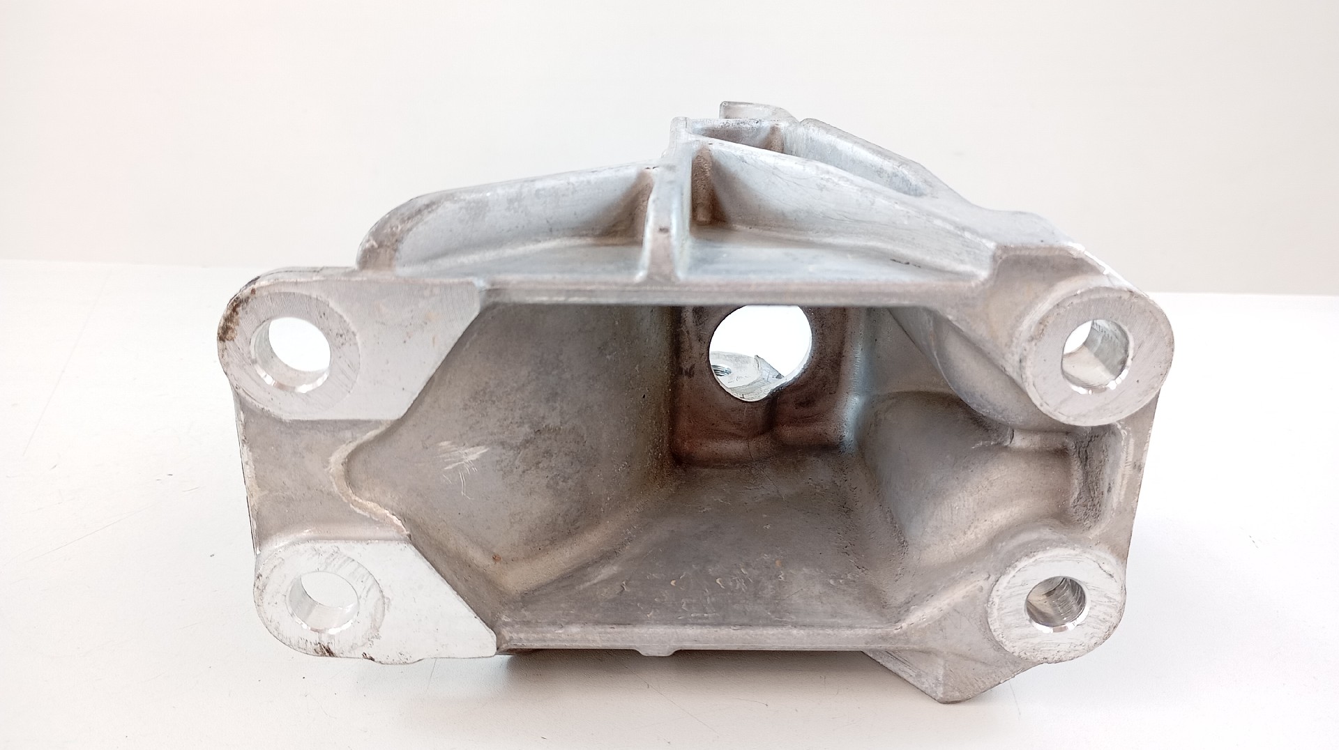 Apoio da Caixa NISSAN LEAF (ZE1_) | 17 -  Imagem-2