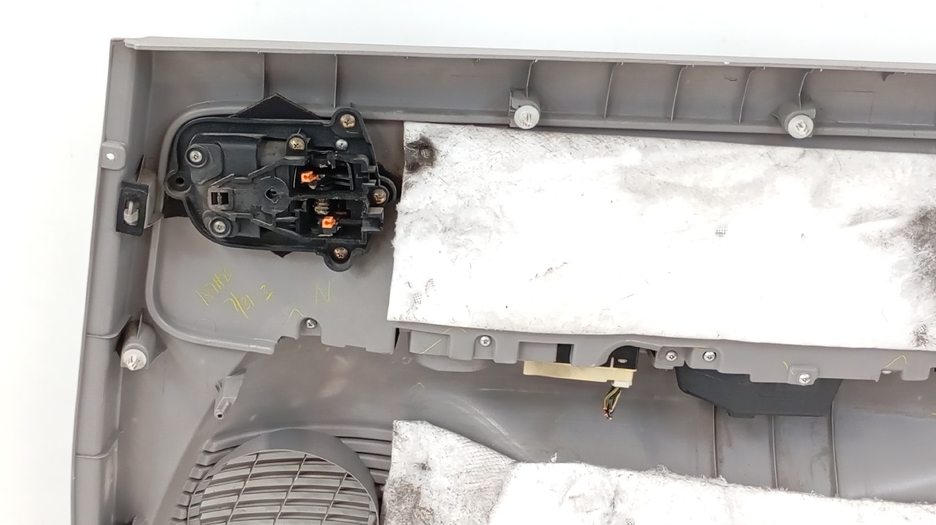 Forra Porta Traseira Esquerda MITSUBISHI GRANDIS 2.0 Imagem-3
