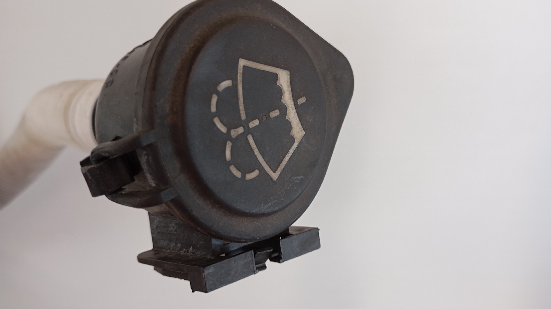 Depósito / Reservatorio Limpa Vidros BMW 118 d Imagem-1