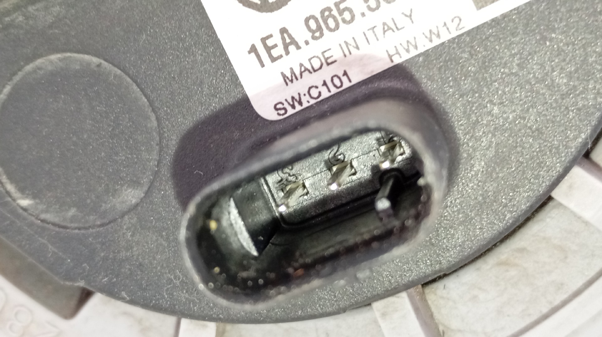 Bomba de Água AUDI Q4 E-TRON (F4B) Imagem-4