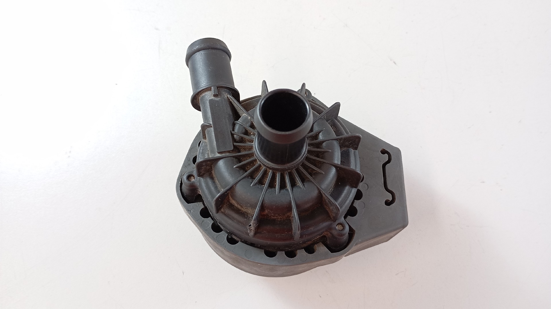 Bomba de Água AUDI Q4 E-TRON (F4B) Imagem-2