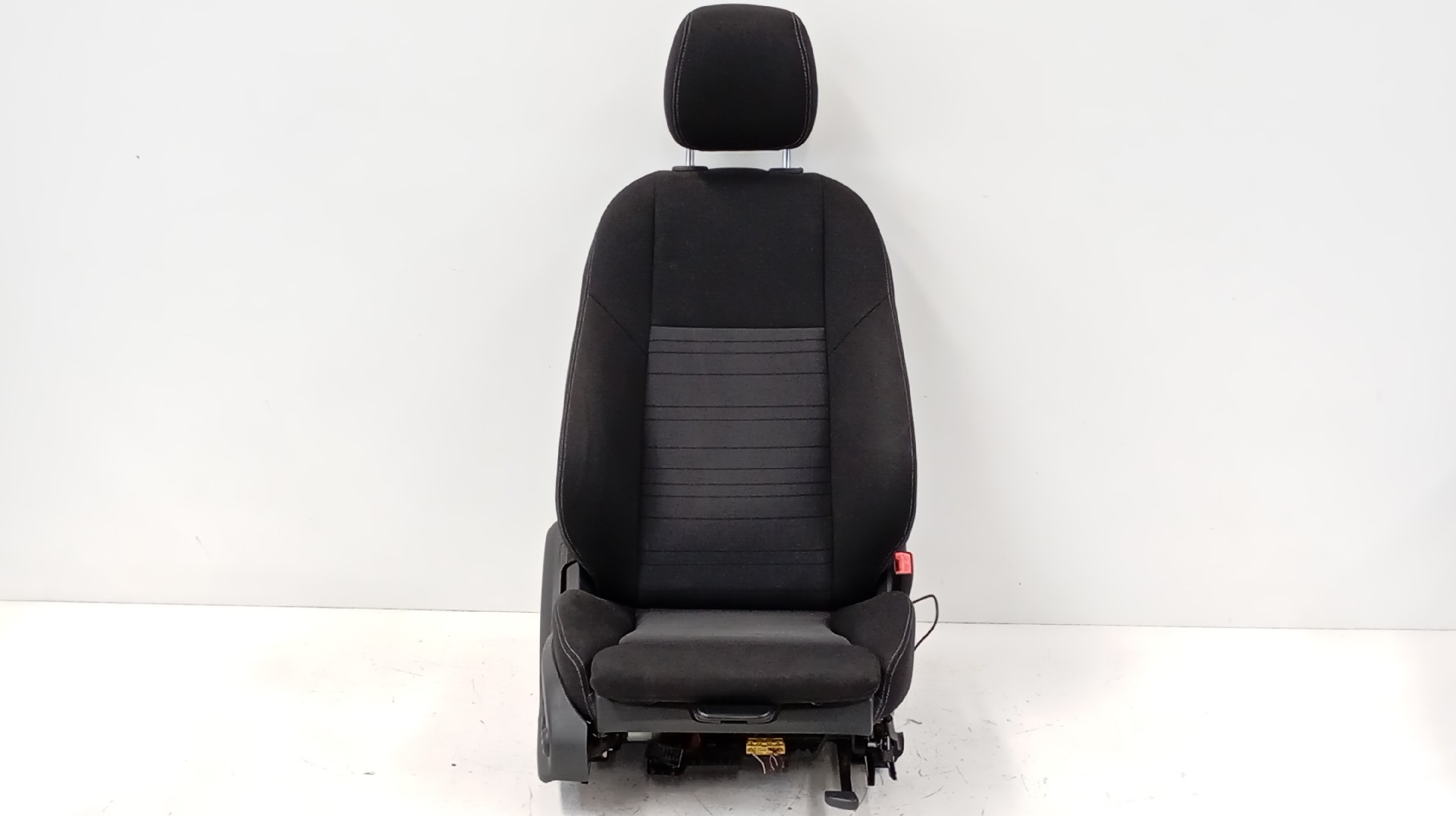 Seat MERCEDES-BENZ C-CLASS (W205) | 13 - 