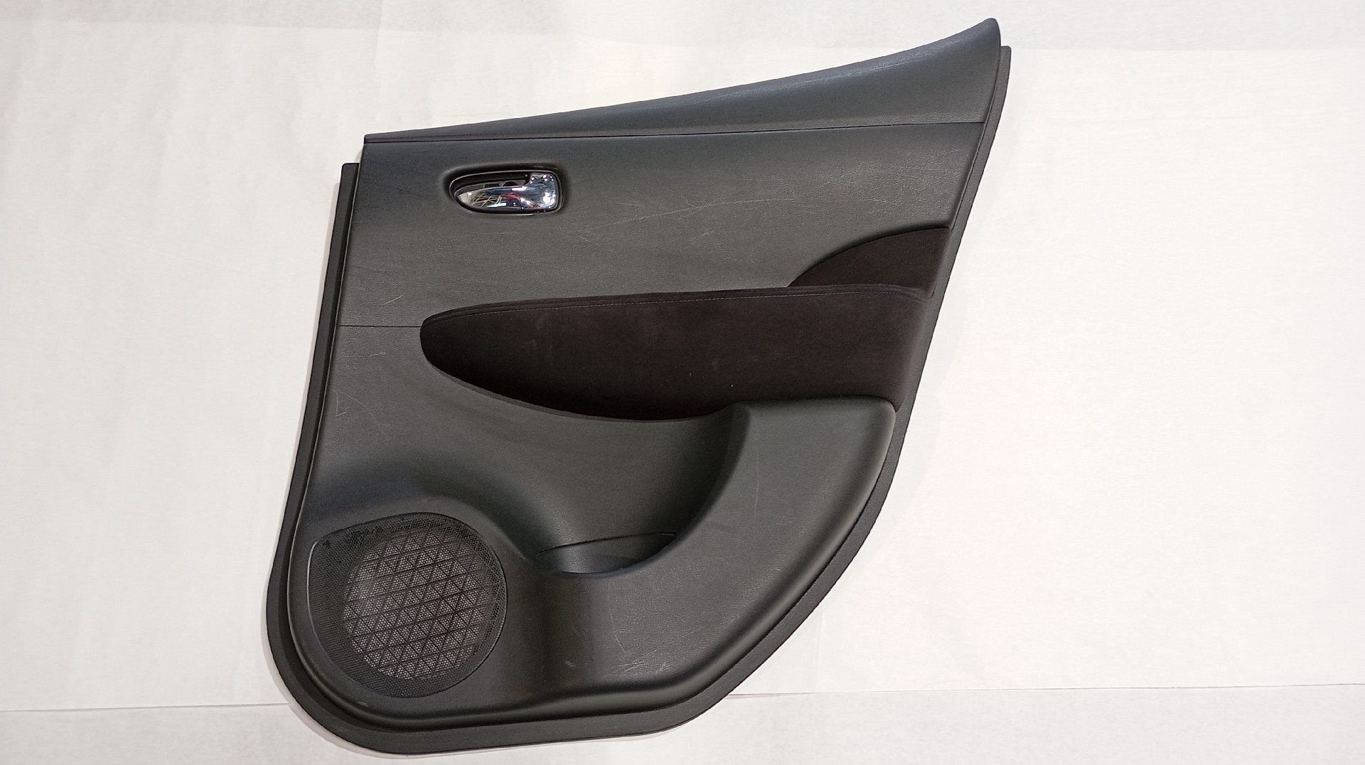 Quartela / Forra Porta Traseira Direita NISSAN LEAF (ZE0) | 10 - 