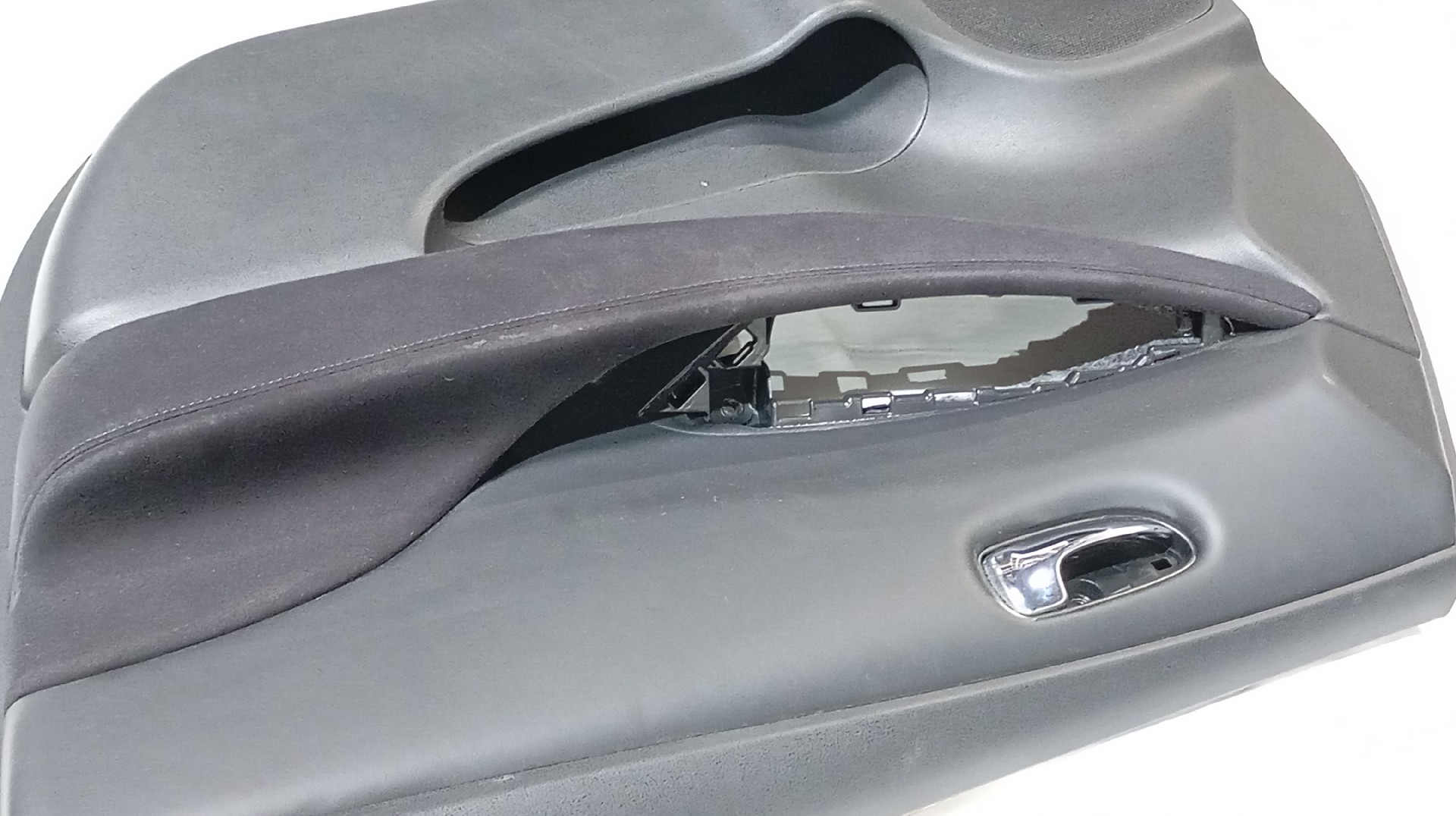 Quartela / Forra Porta Frente Direita NISSAN LEAF ACENTA Imagem-1