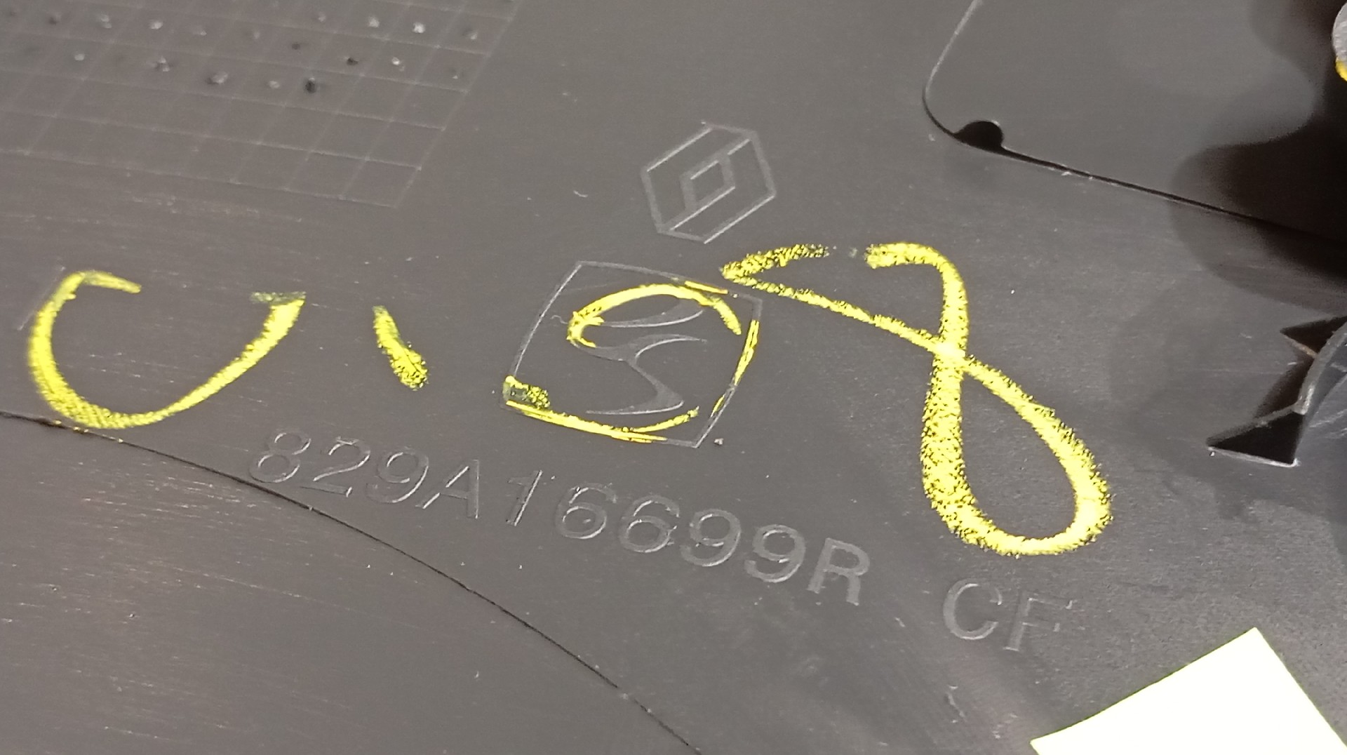 Quartela / Forra Porta Frente Esquerda DACIA SANDERO | 08 -  Imagem-4