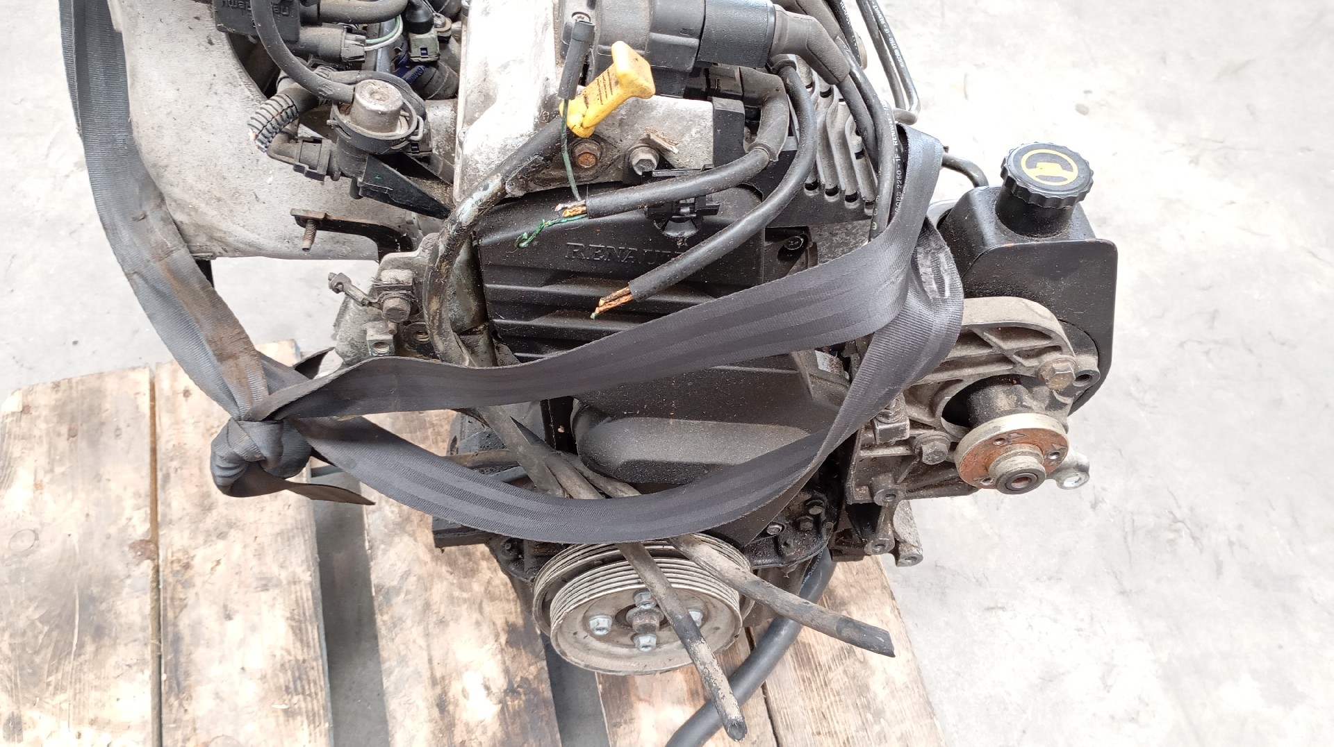Motor  RENAULT MEGANE I Coach (DA0/1_) | 96 - 03 Imagem-1