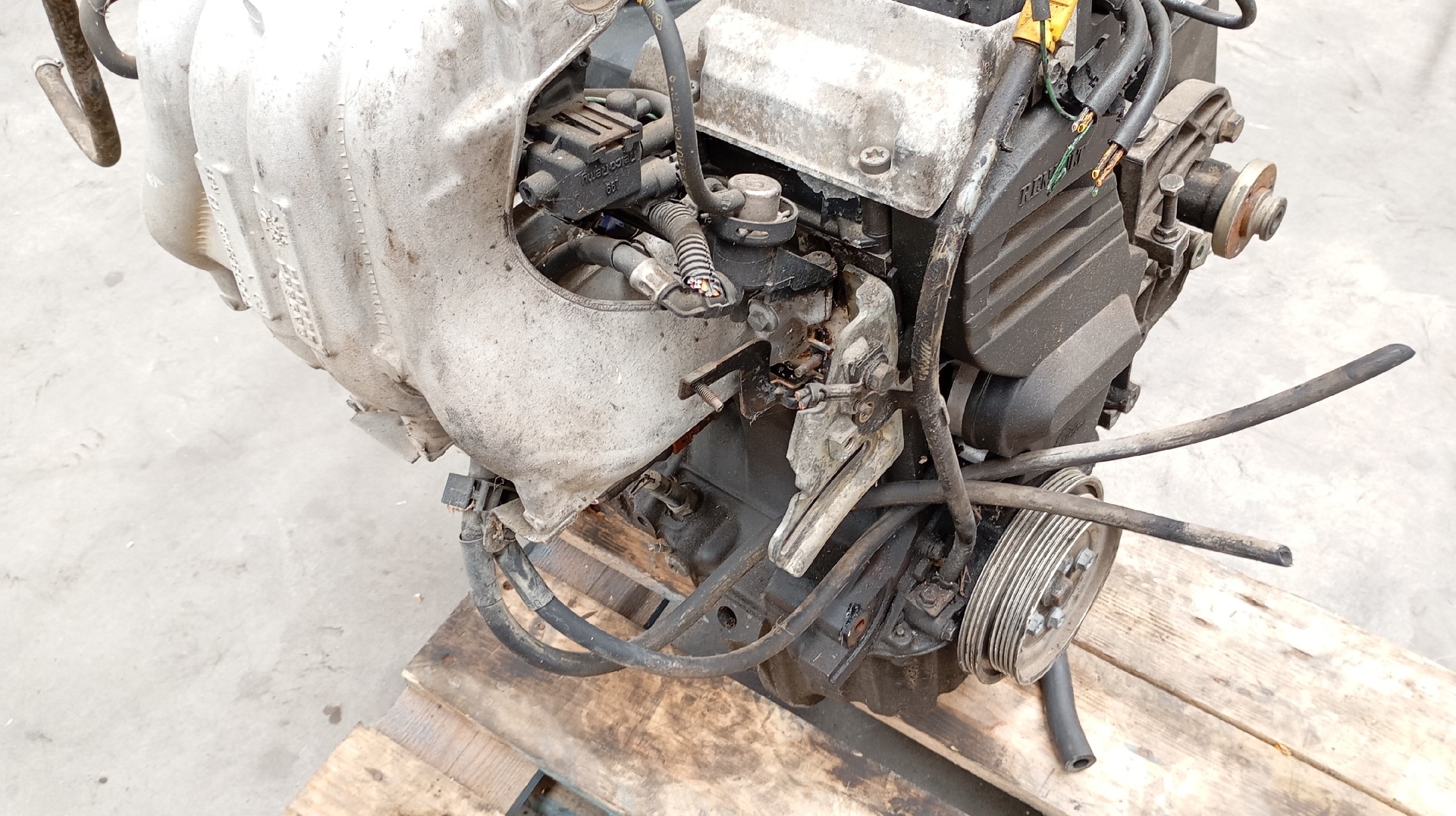 Motor  RENAULT MEGANE I Coach (DA0/1_) | 96 - 03 Imagem-5