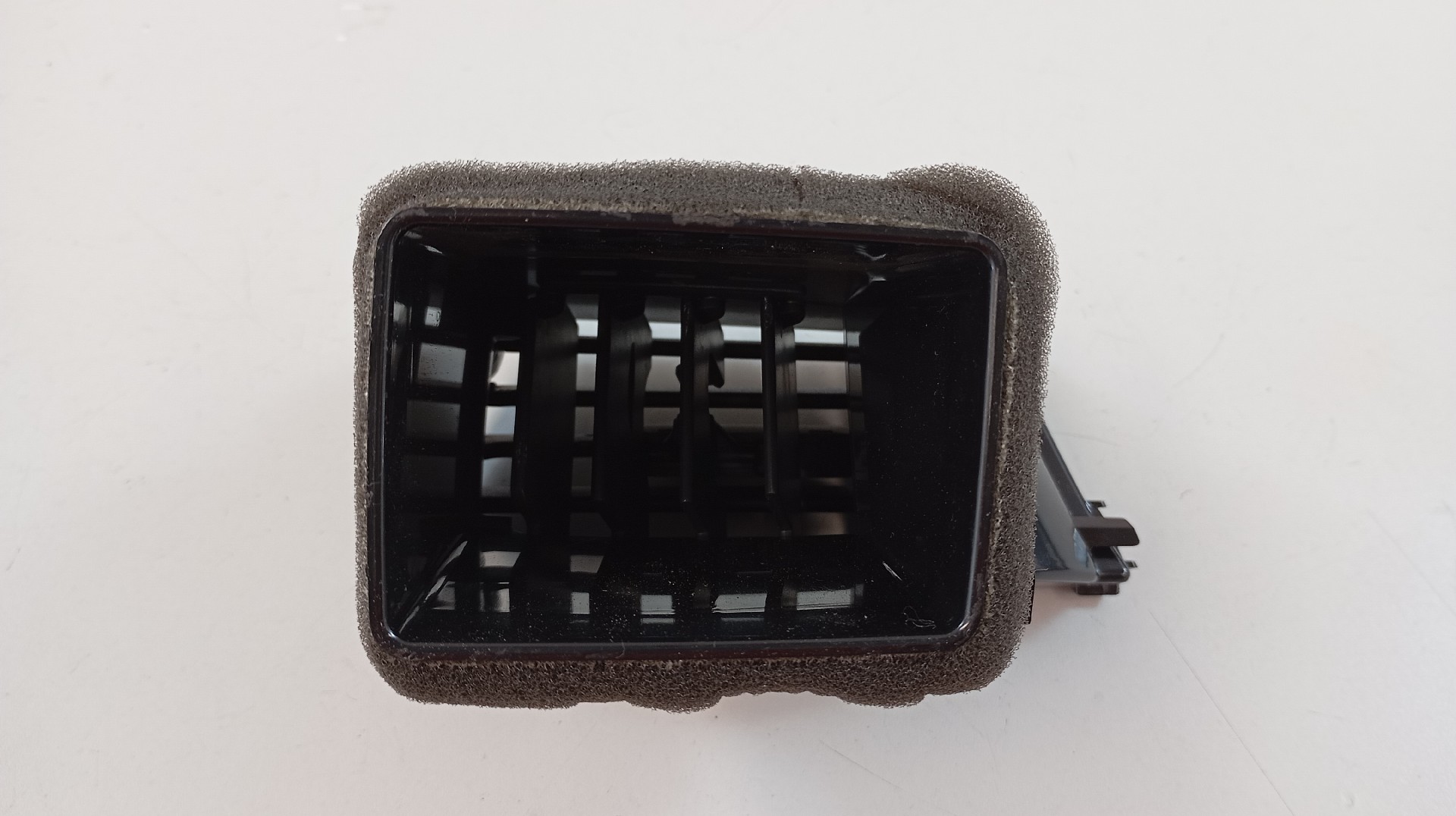 Purgador de Ar Frente Direito NISSAN LEAF (ZE1_) | 17 -  Imagem-2