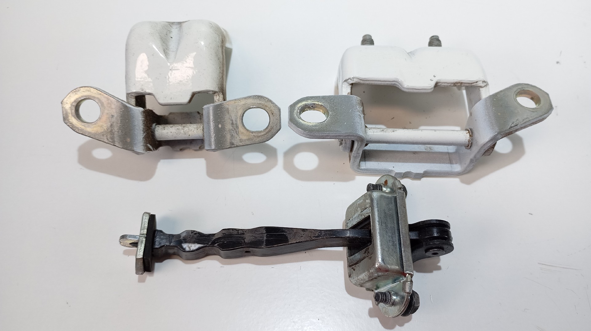 Dobradiça Porta Traseira Direita NISSAN LEAF ACENTA Imagem-1