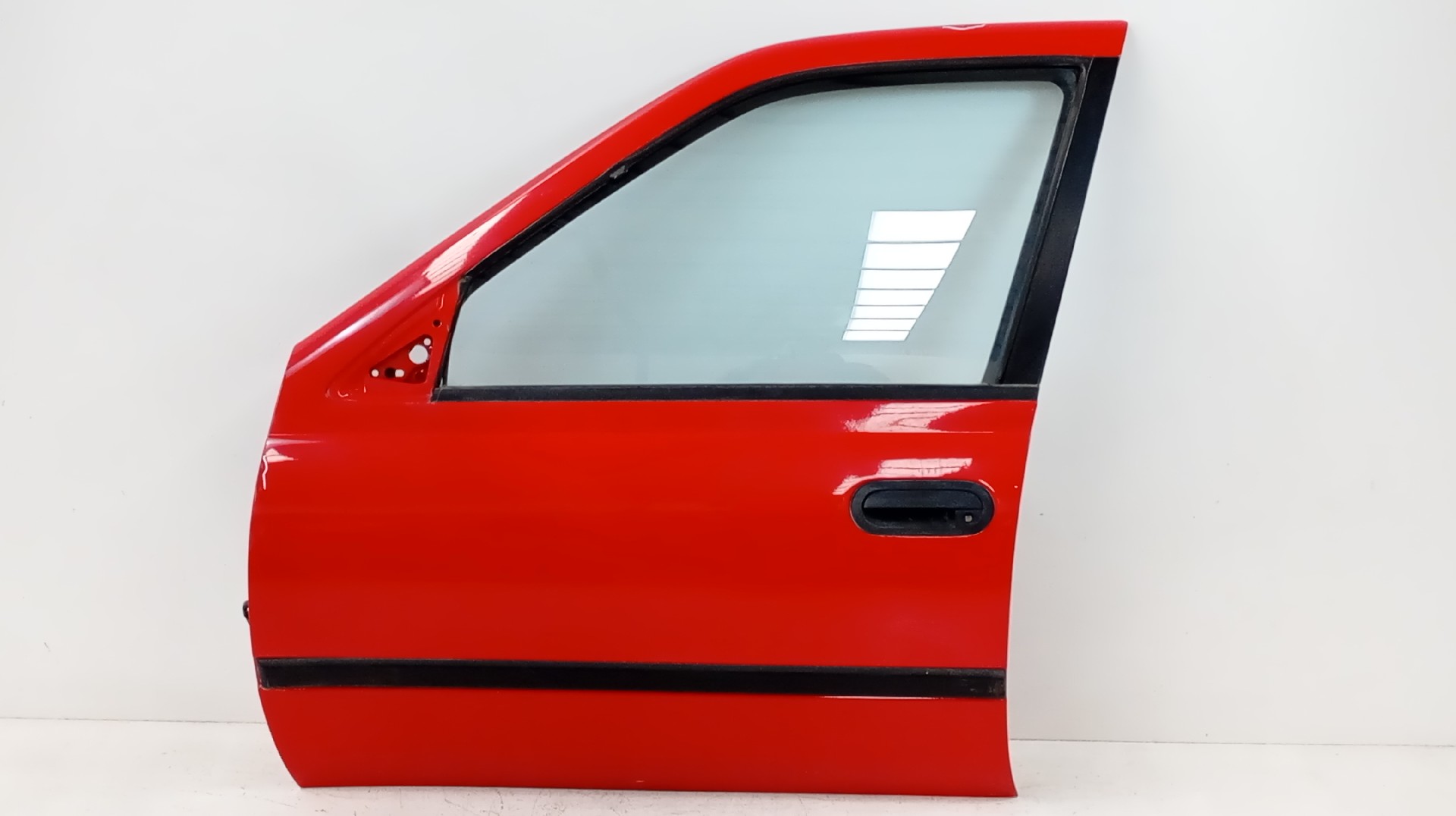 Porta Frente Esquerda NISSAN SUNNY Imagem-1