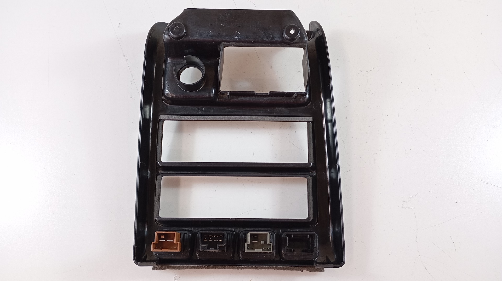 Mascara Consola Central NISSAN SUNNY Imagem-1