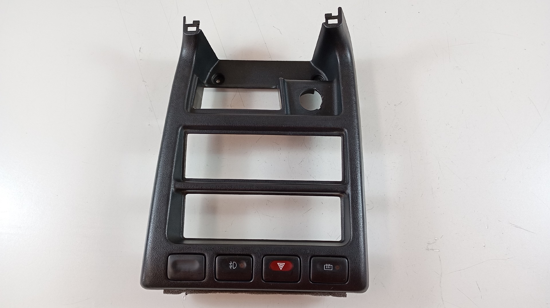 Mascara Consola Central NISSAN SUNNY