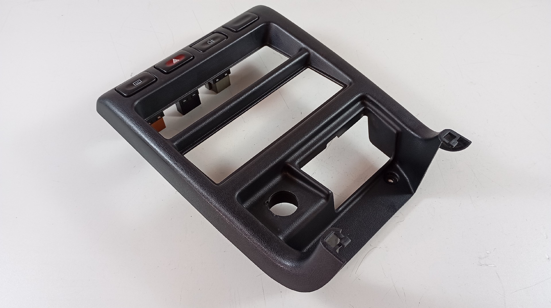Mascara Consola Central NISSAN SUNNY Imagem-5