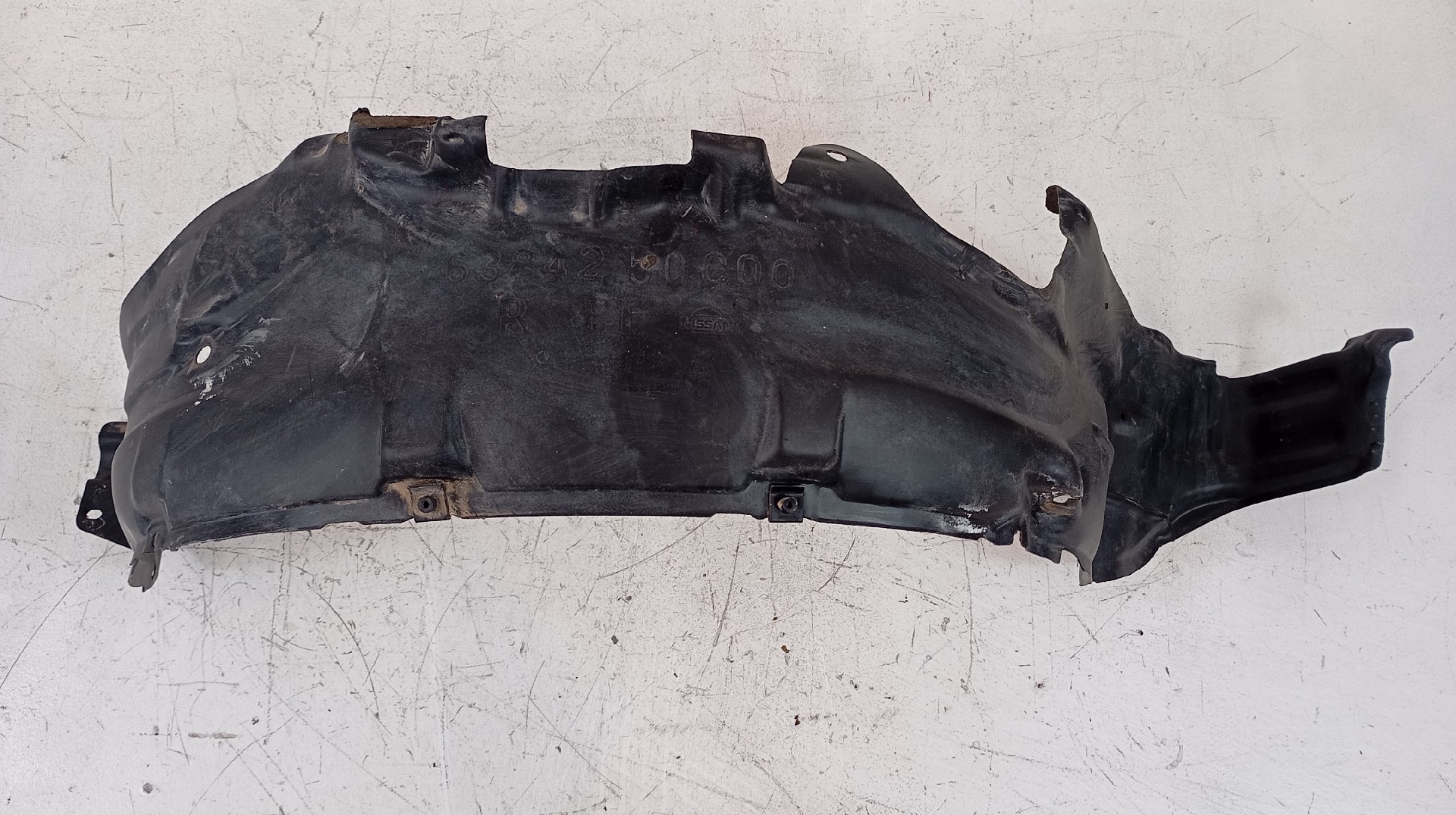 Cave de Roda Frente Direita NISSAN SUNNY