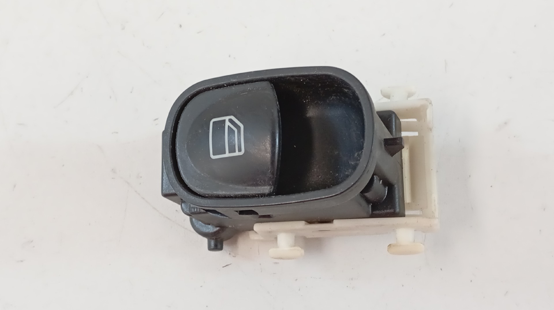 Interruptor Elevador Vidros Porta Traseira Esquerd MERCEDES-BENZ C-CLASS (W203) | 00 - 07
