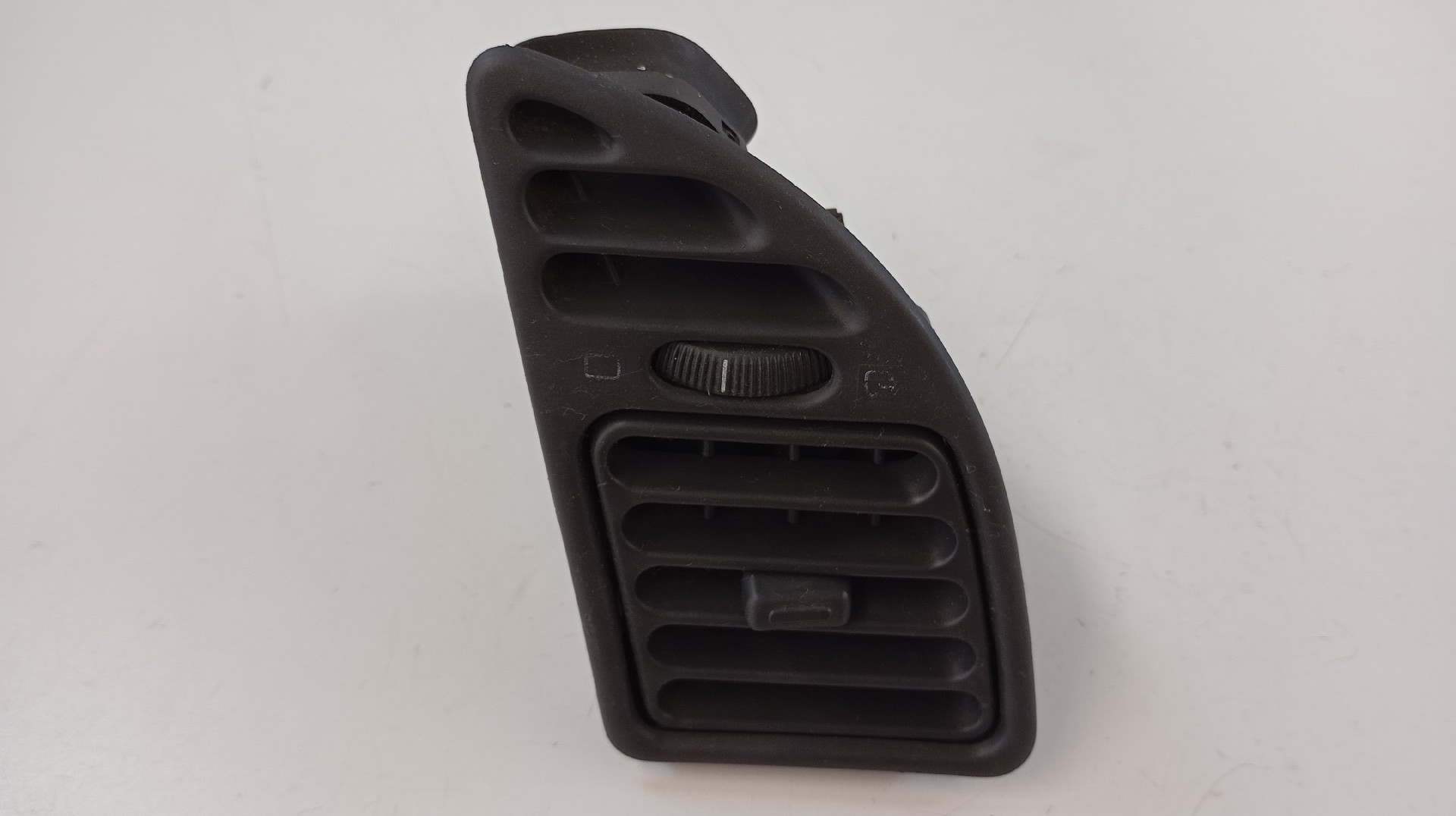 Purgador de Ar Frente Direito PEUGEOT 306 Hatchback (7A, 7C, N3, N5) | 93 - 03