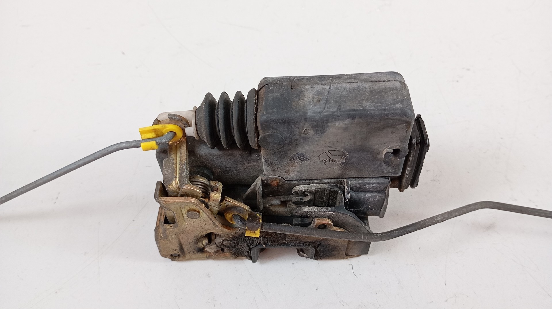 Fecho da Porta Frente Esquerda RENAULT CLIO I (B/C57_, 5/357_) | 90 - 98