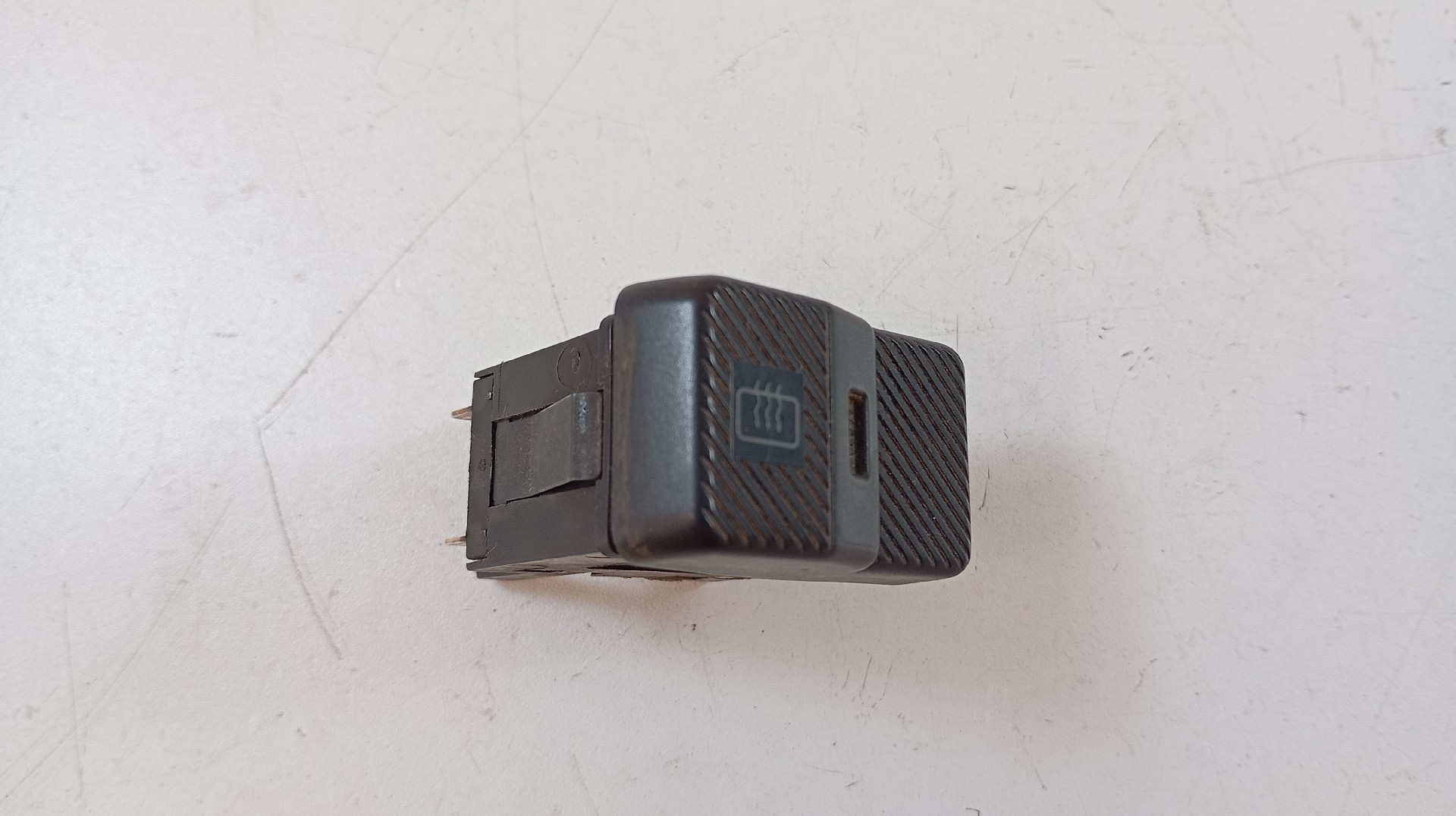 Interruptor Luz Nevoeiro VOLKSWAGEN POLO Coupé (86C, 80) | 81 - 94