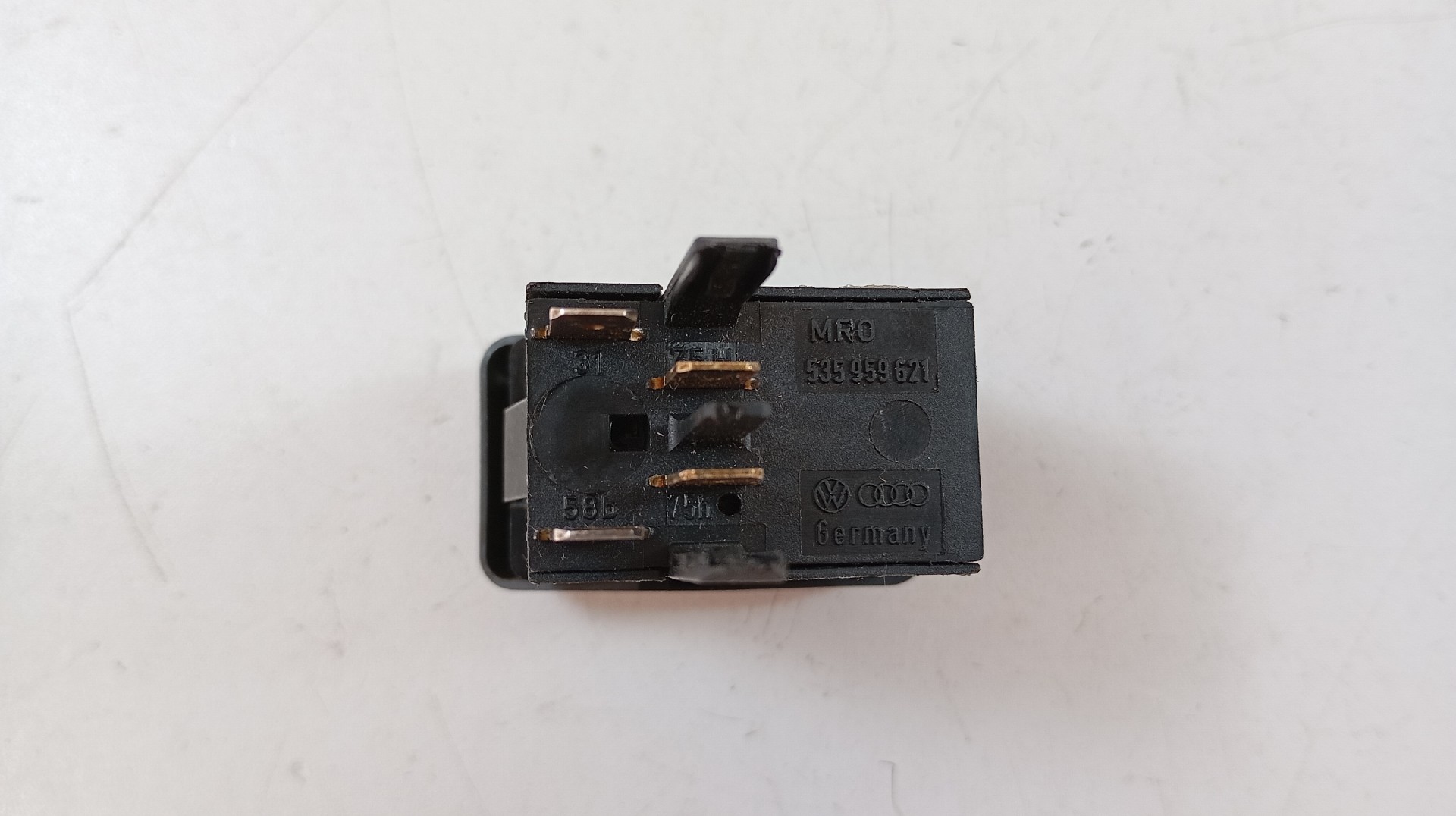 Interruptor Luz Nevoeiro VOLKSWAGEN POLO Coupé (86C, 80) | 81 - 94 Imagem-2