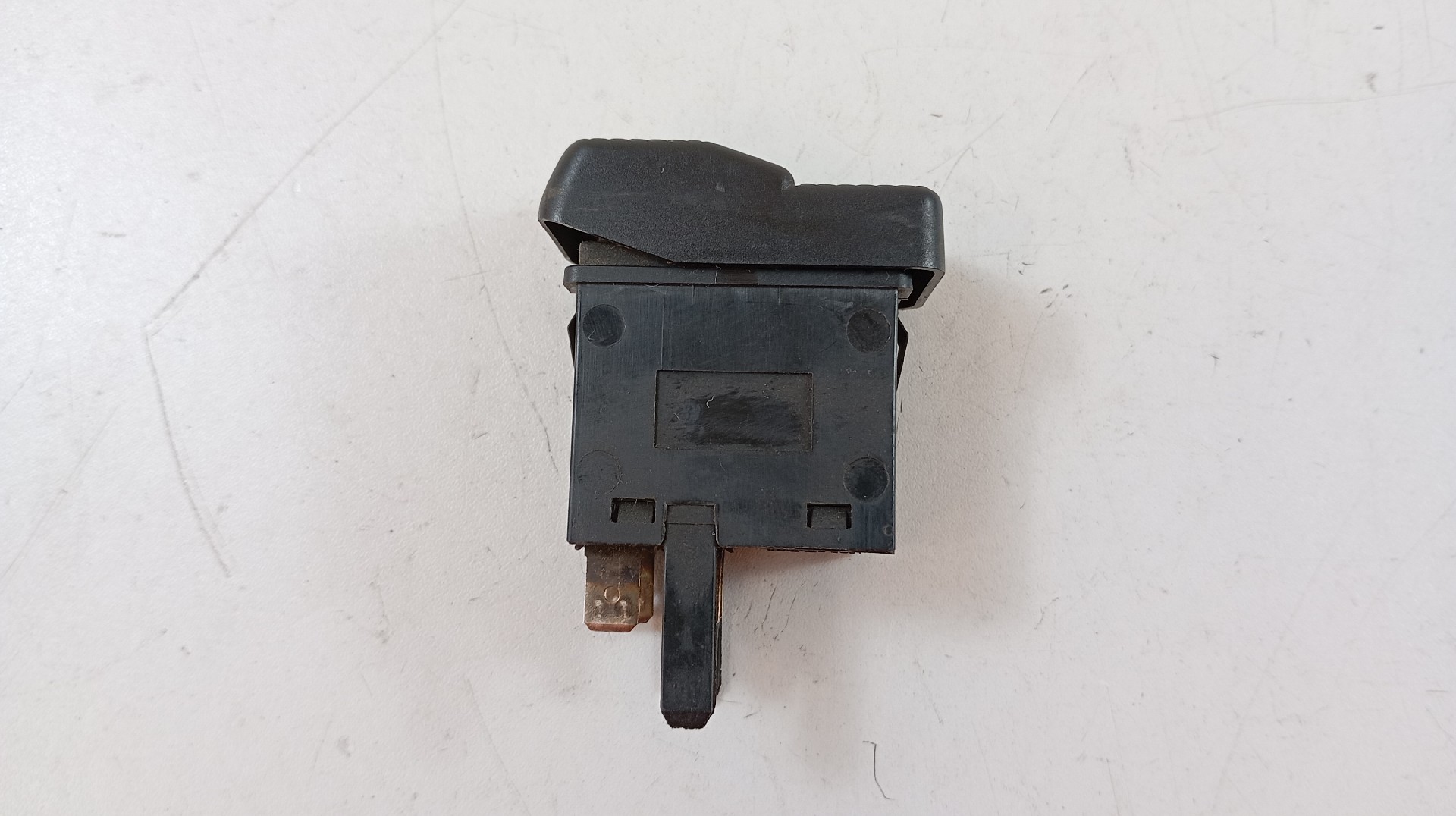 Interruptor Luz Nevoeiro VOLKSWAGEN POLO Coupé (86C, 80) | 81 - 94 Imagem-1