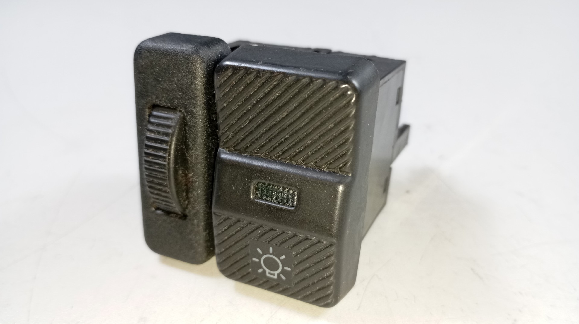 Interruptor Luzes VOLKSWAGEN POLO Coupé (86C, 80) | 81 - 94 Imagem-1