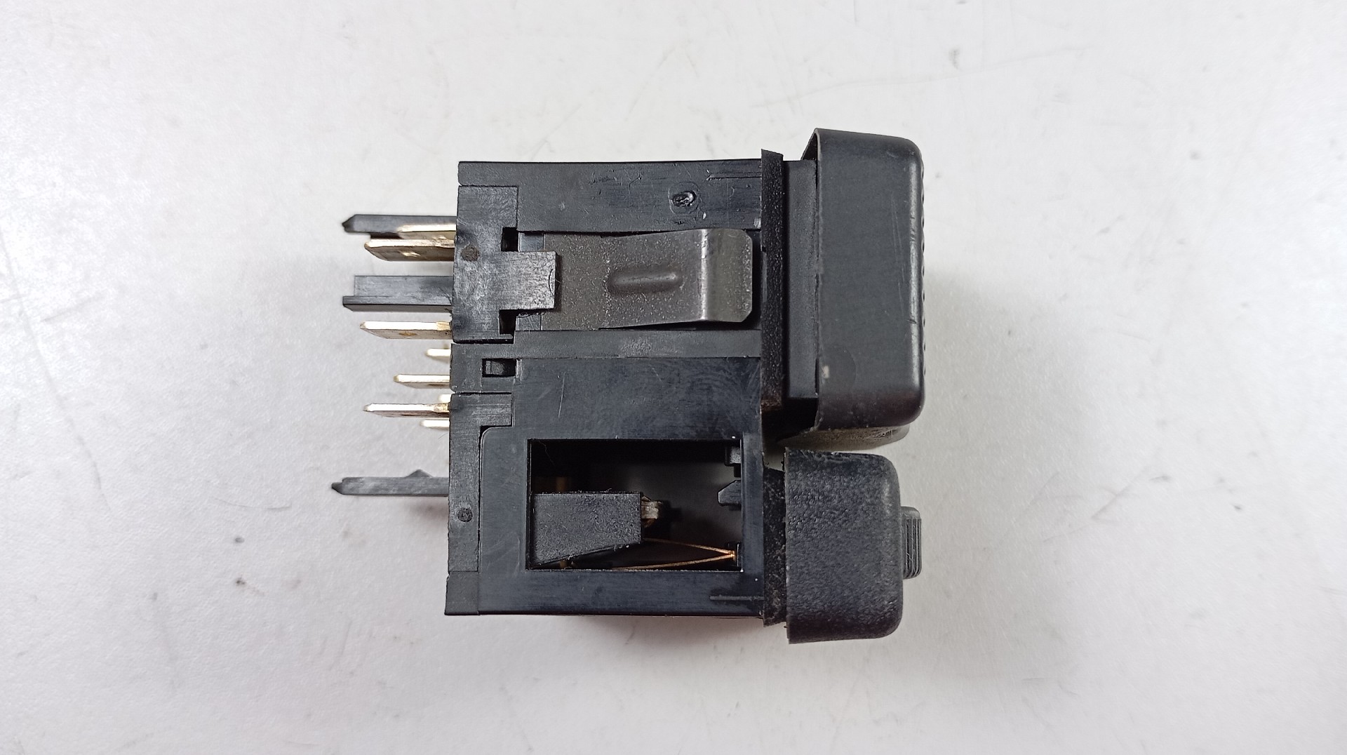 Interruptor Luzes VOLKSWAGEN POLO Coupé (86C, 80) | 81 - 94 Imagem-3
