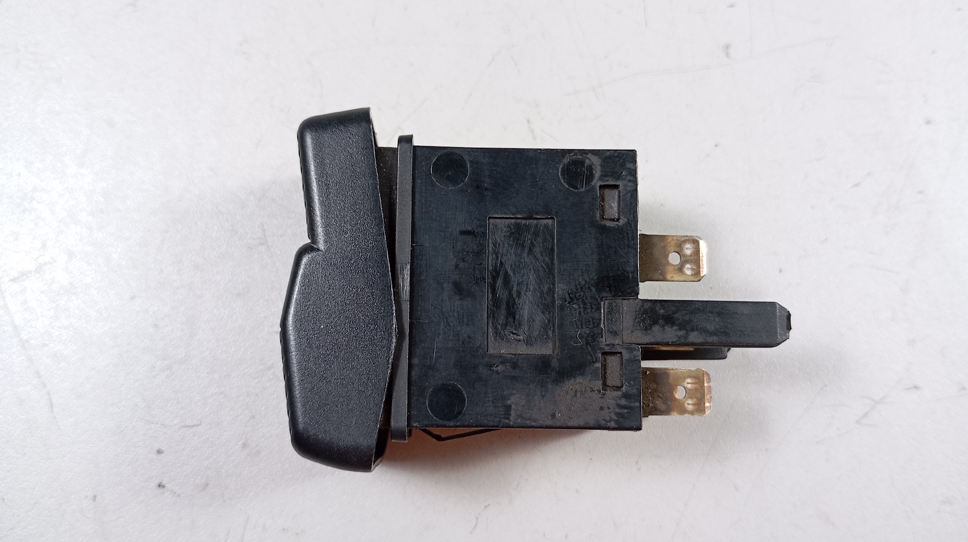 Interruptor Luz Nevoeiro VOLKSWAGEN POLO Coupé (86C, 80) | 81 - 94 Imagem-1