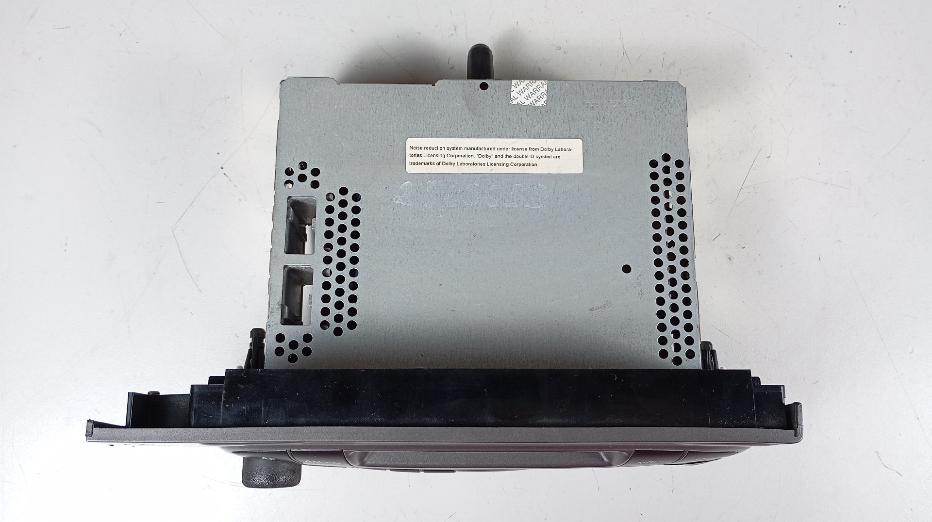 Rádio NISSAN PRIMERA (P11) | 96 - 01 Imagem-1