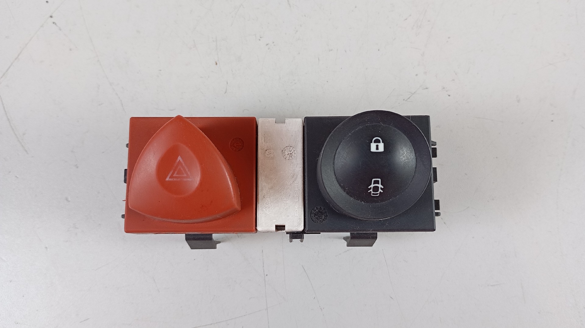 Interruptor Luz Perigo / 4 Piscas RENAULT MEGANE II três volumes (LM0/1_) | 03 - 