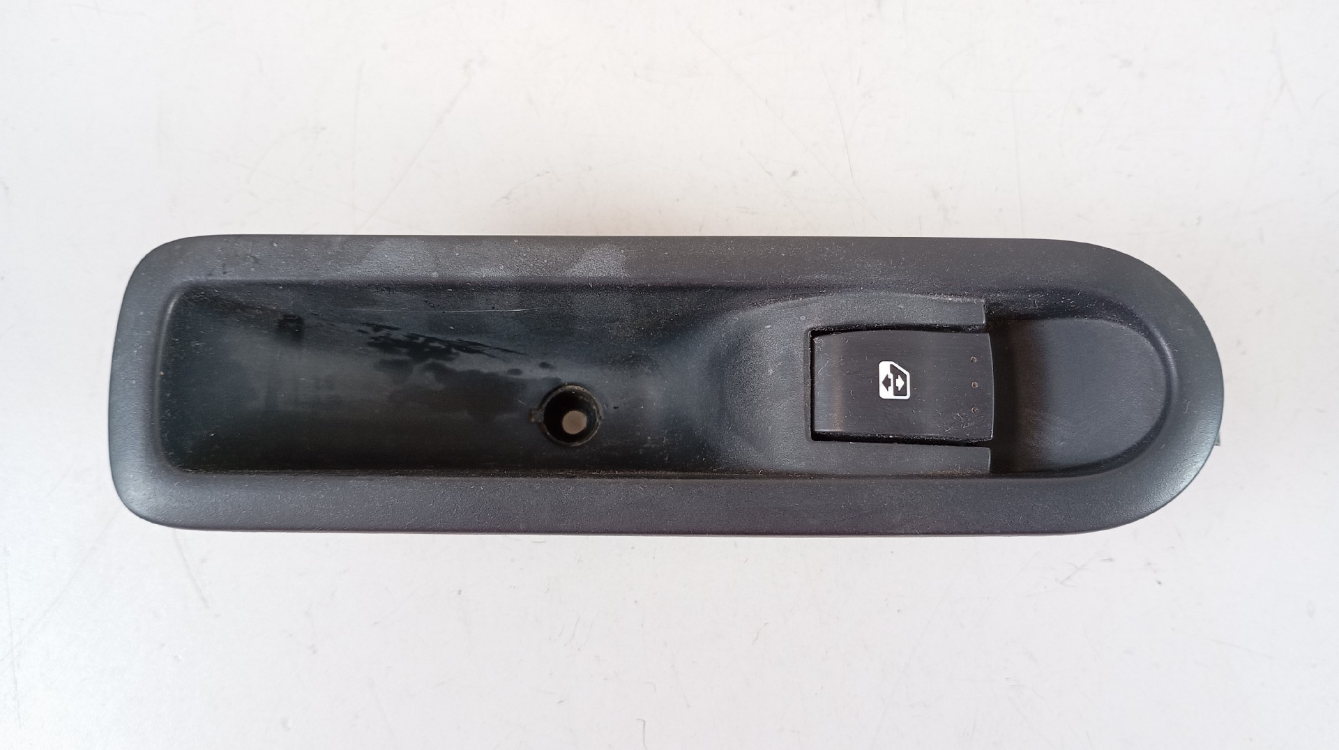 Interruptor Elevador Vidros Porta Traseira Direita RENAULT MEGANE II três volumes (LM0/1_) | 03 - 