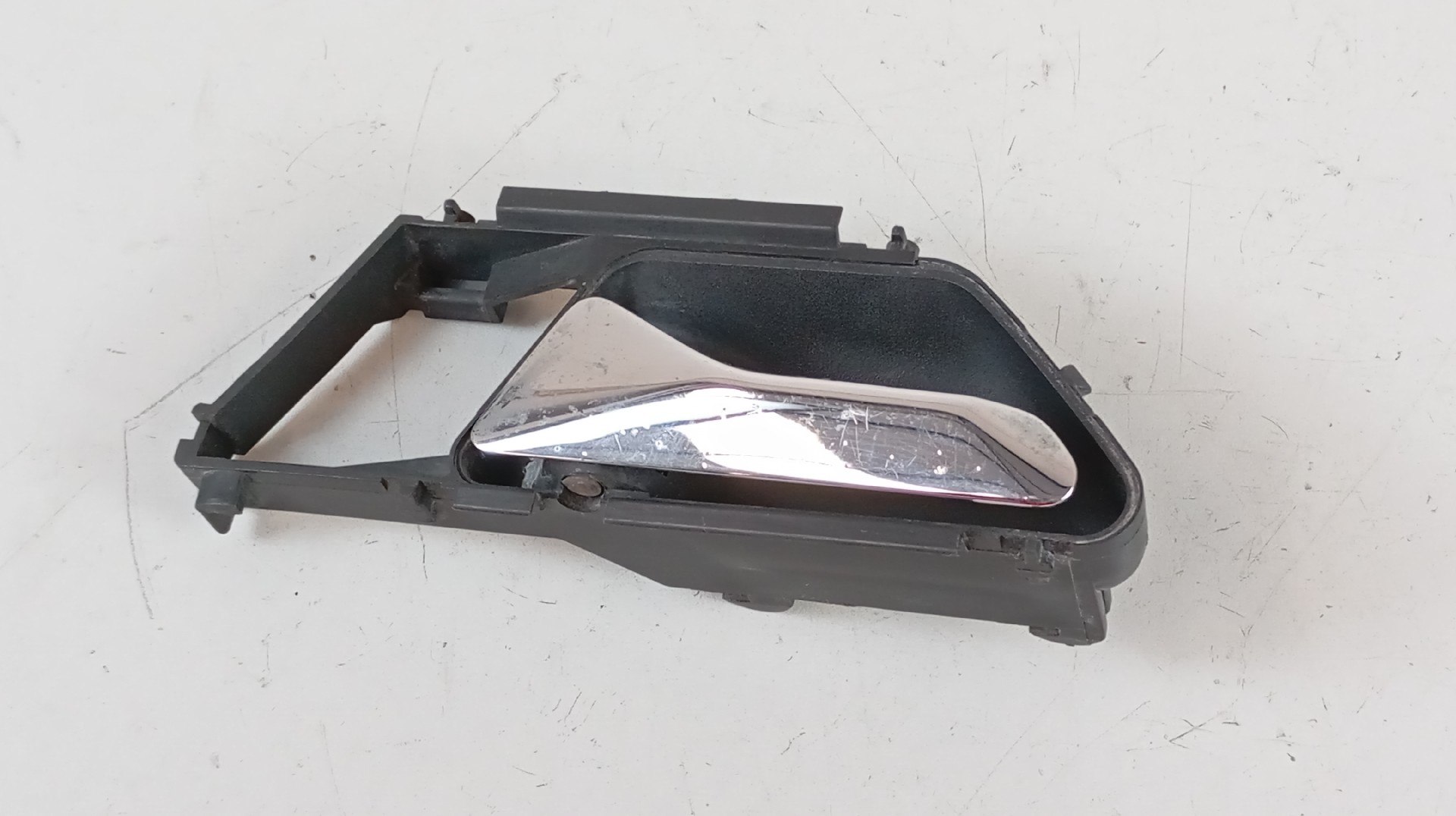 Puxador Interior Porta Traseira Esquerda MERCEDES-BENZ 200 - 300 D (124) | 85 - 93