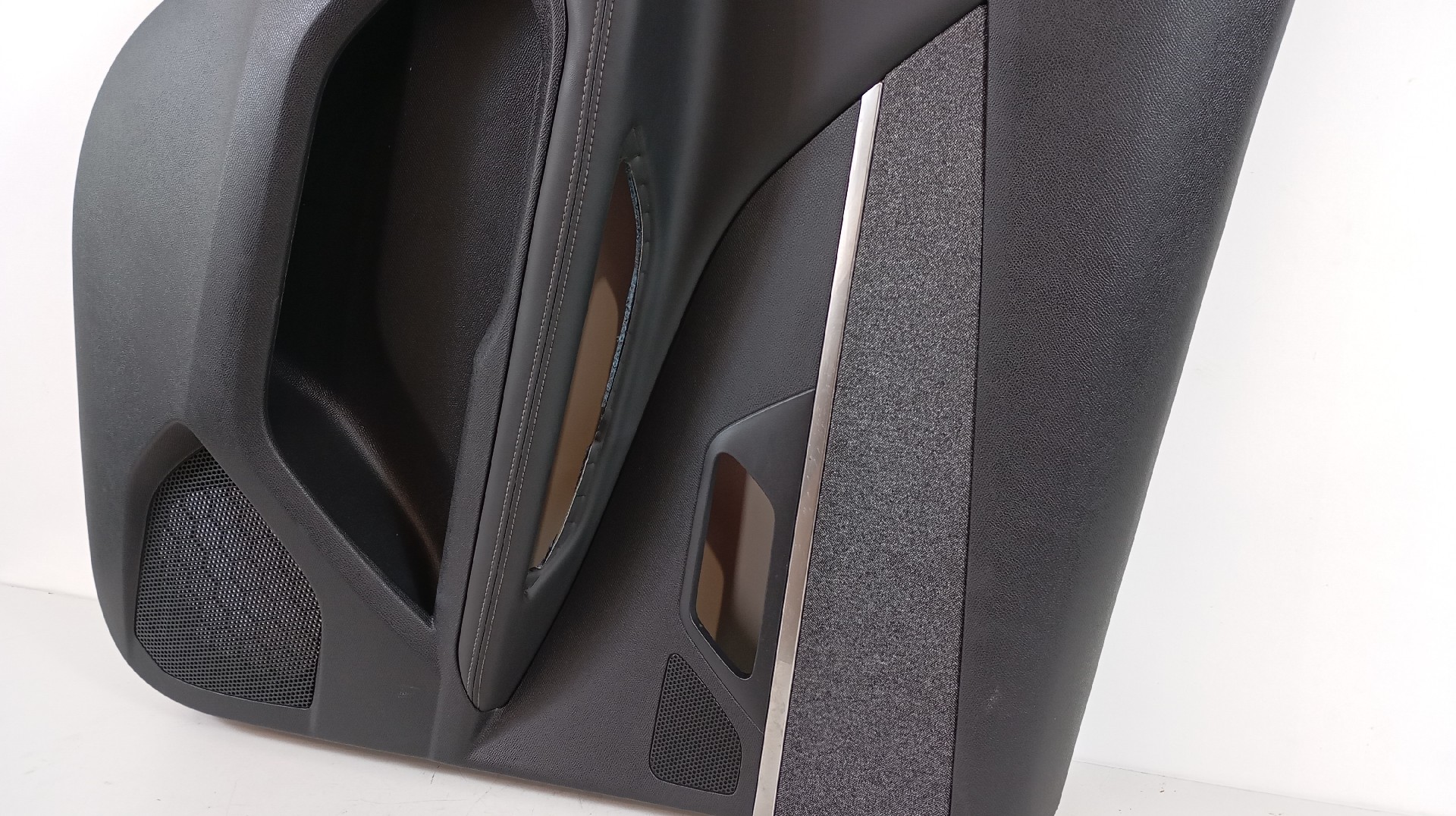 Quartela / Forra Porta Traseira Esquerda PEUGEOT 3008 SUV (M_) | 16 -  Imagem-1