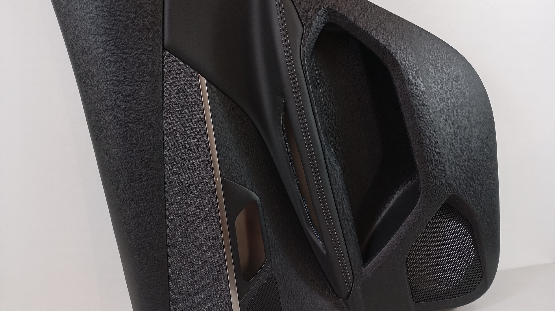 Quartela / Forra Porta Traseira Direita PEUGEOT 3008 SUV (M_) | 16 -  Imagem-1