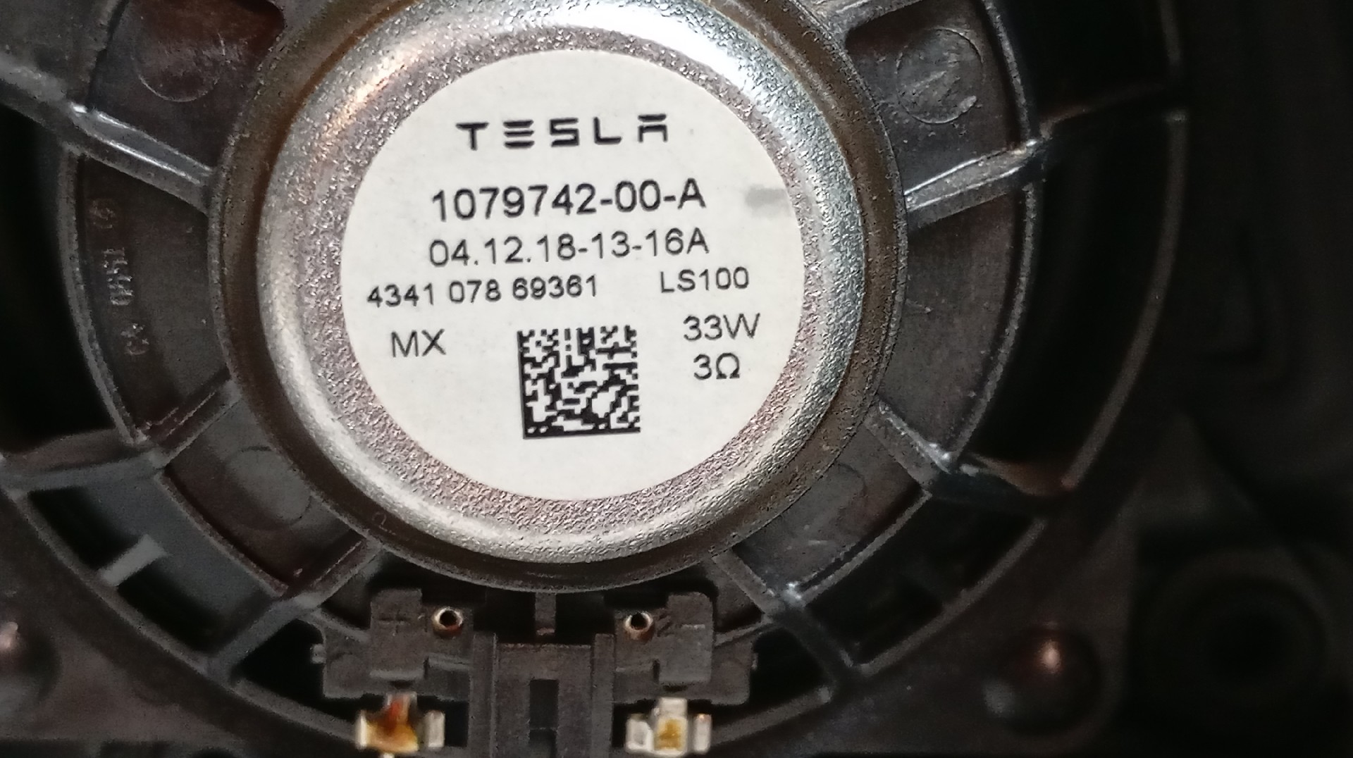 Quartela / Forra Porta Traseira Direita TESLA MODEL 3 (5YJ3) | 17 -  Imagem-4