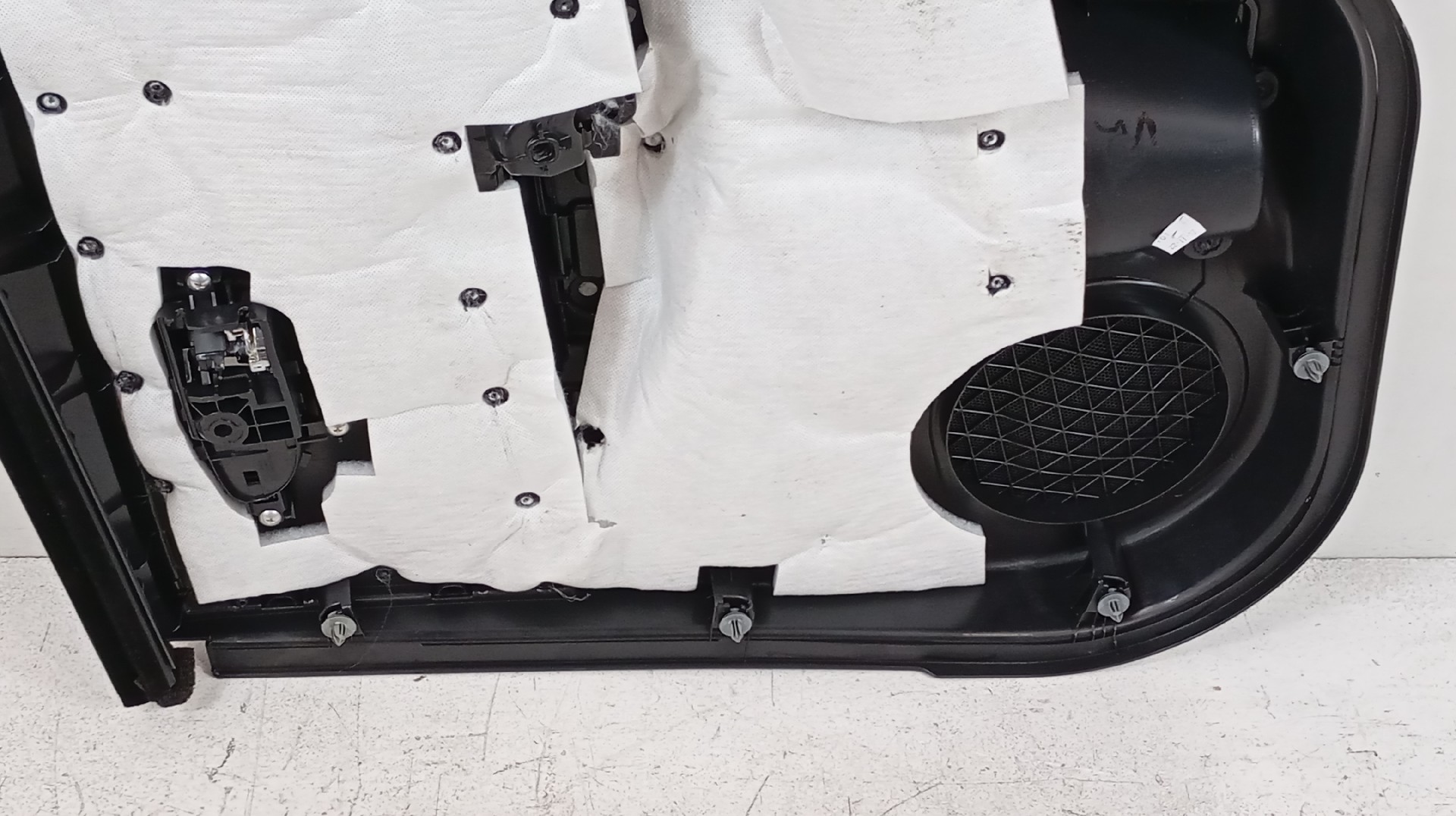 Quartela / Forra Porta Traseira Esquerda NISSAN LEAF (ZE1_) | 17 -  Imagem-2