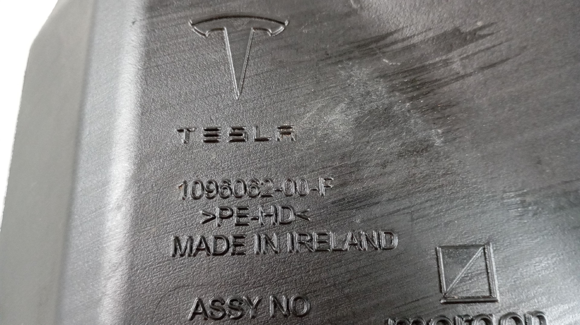 Depósito / Reservatorio Limpa Vidros TESLA MODEL 3 (5YJ3) | 17 -  Imagem-2