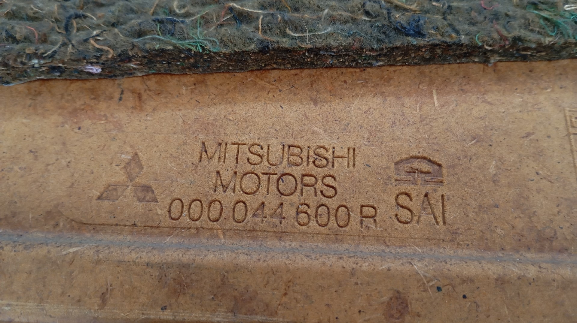 Quartela / Forra Porta Frente Direita MITSUBISHI CARISMA HATCHBACK Imagem-2