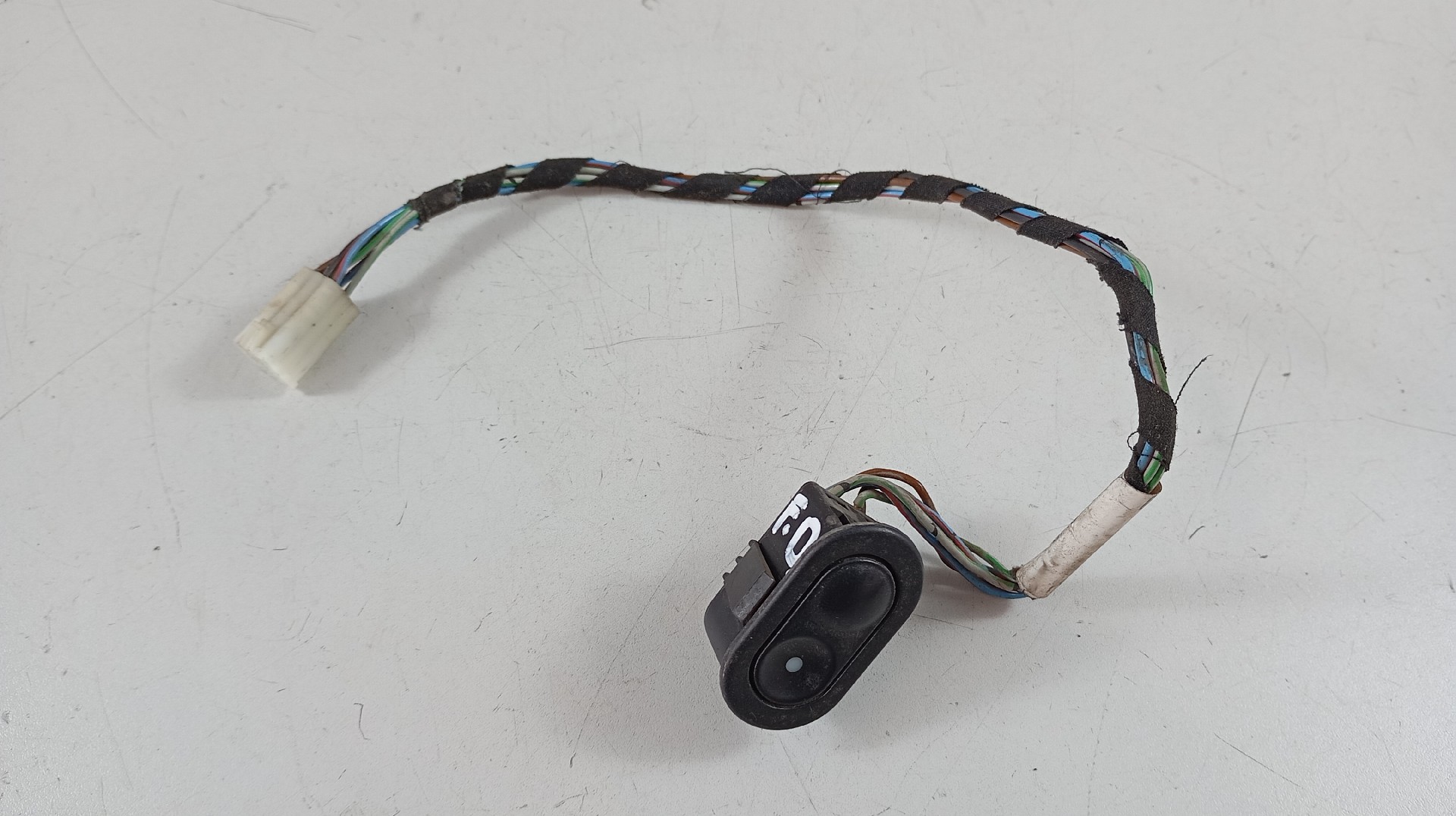 Interruptor Elevador Vidros Porta Frente Direita OPEL CORSA B